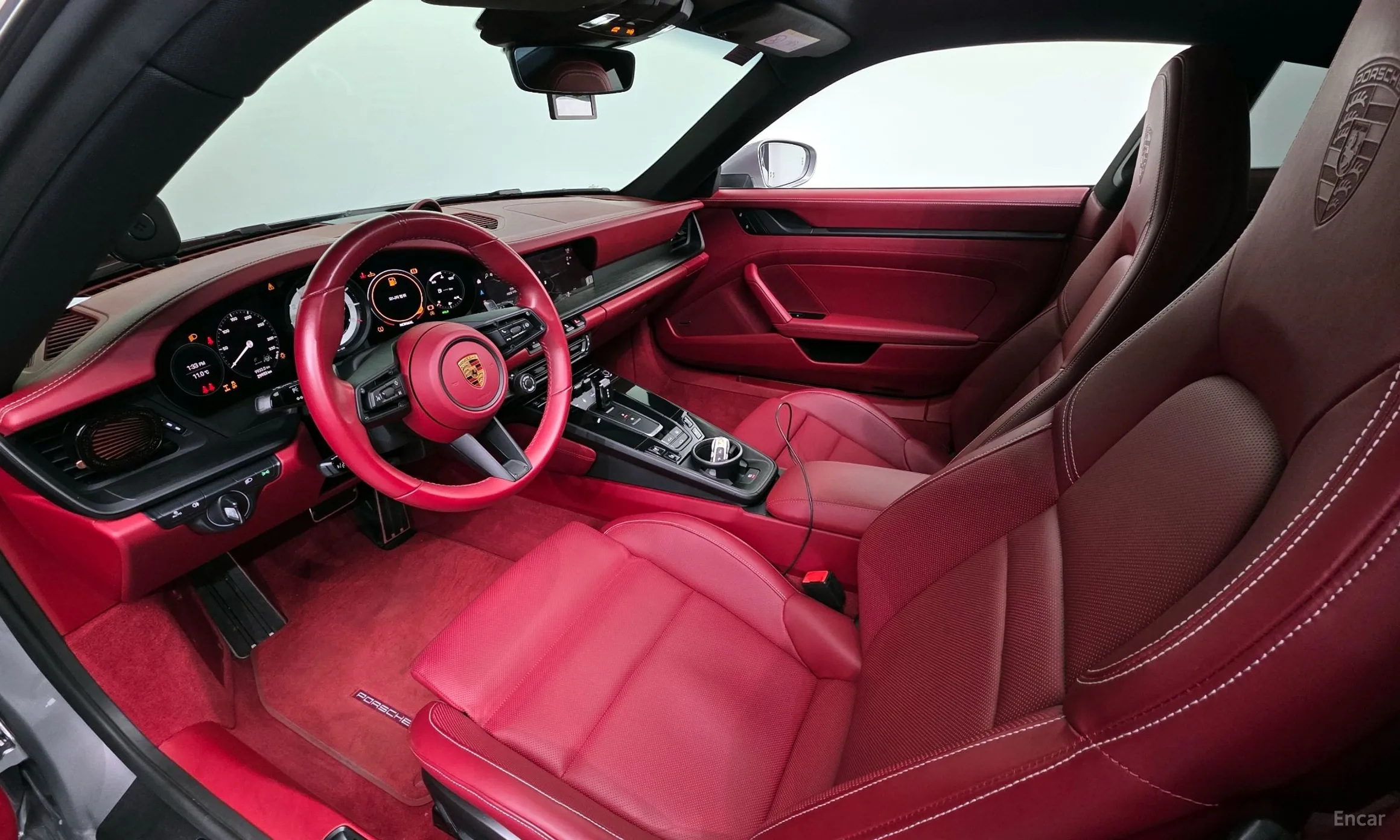 Porsche 911 (992) превью 7