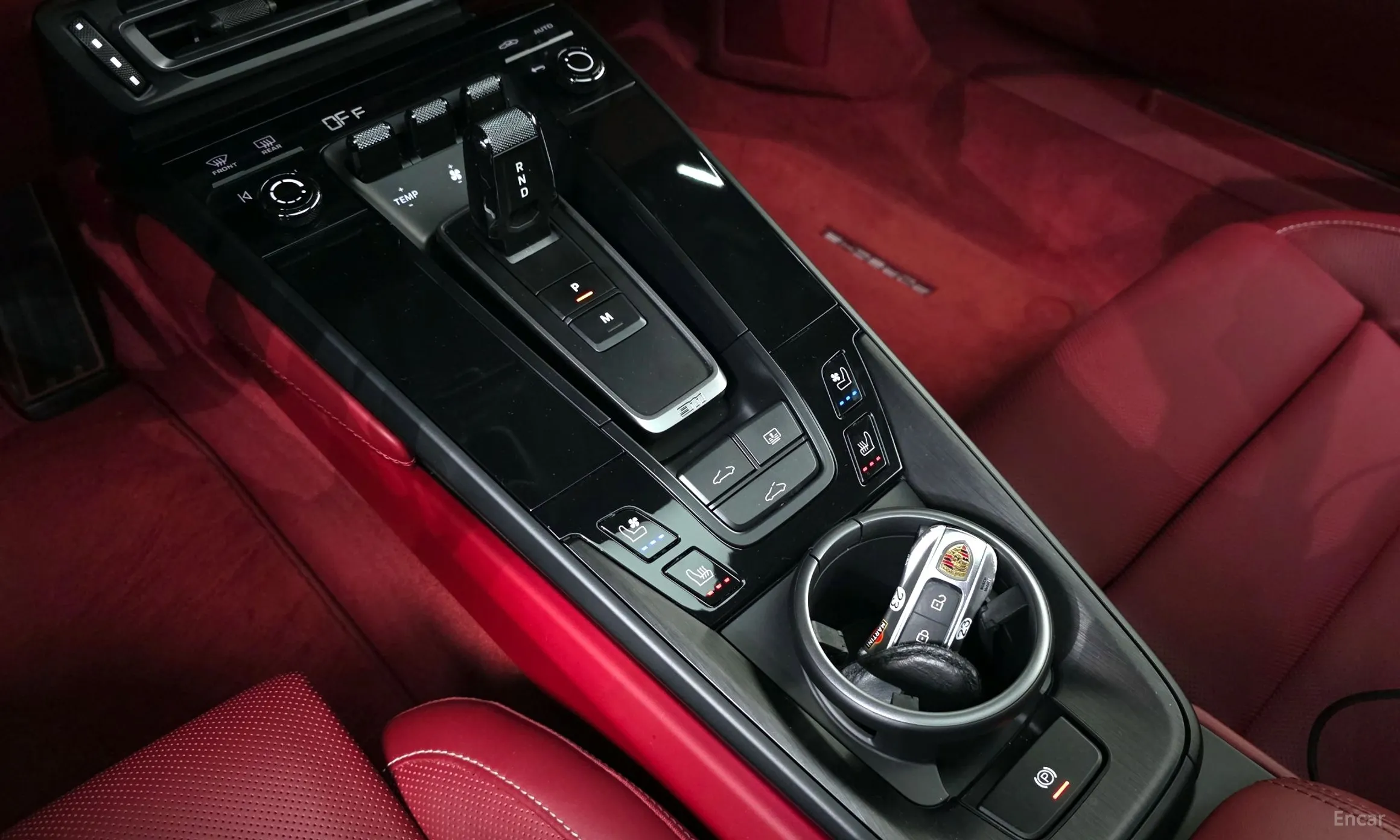 Porsche 911 (992) превью 9