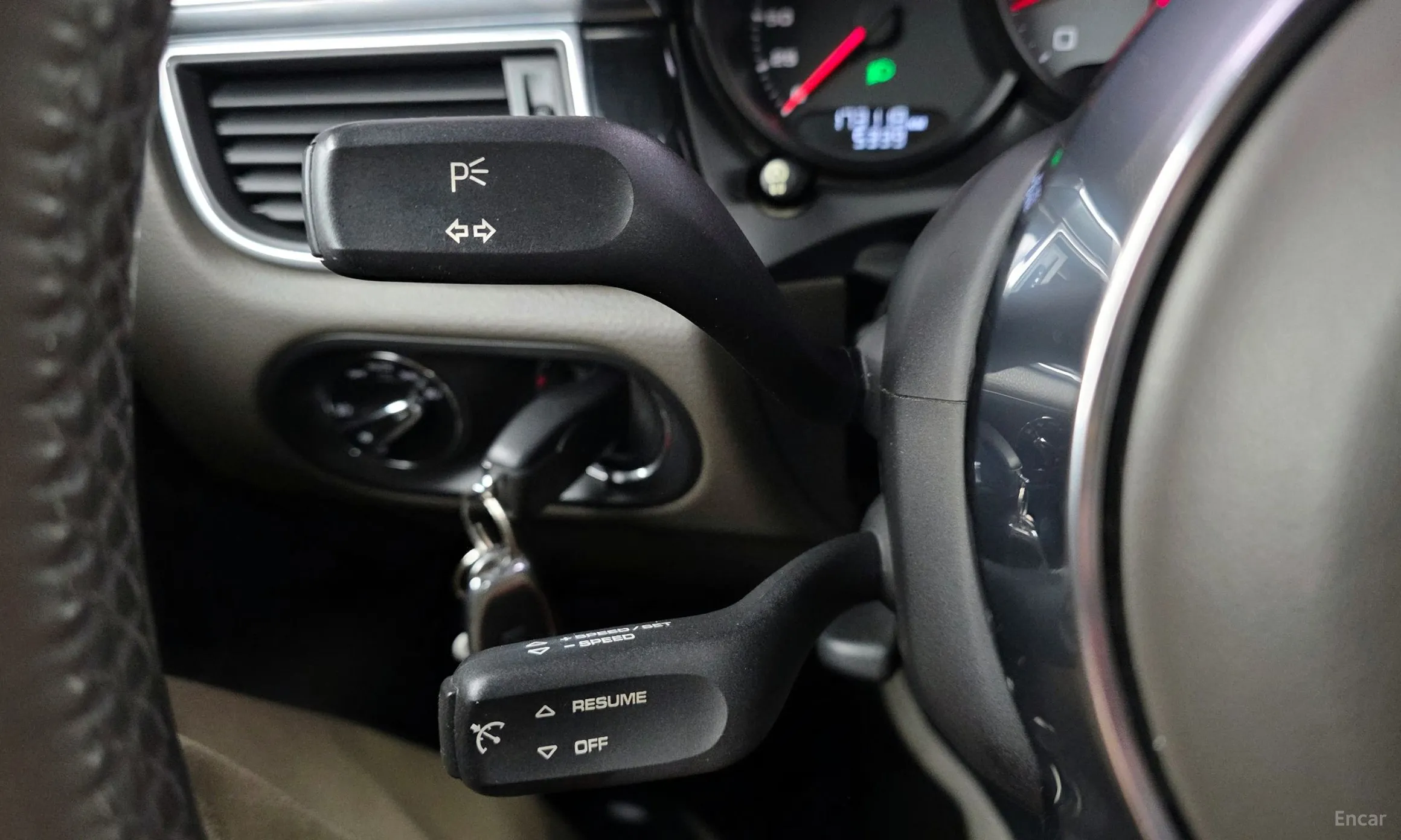 Porsche Macan превью 18