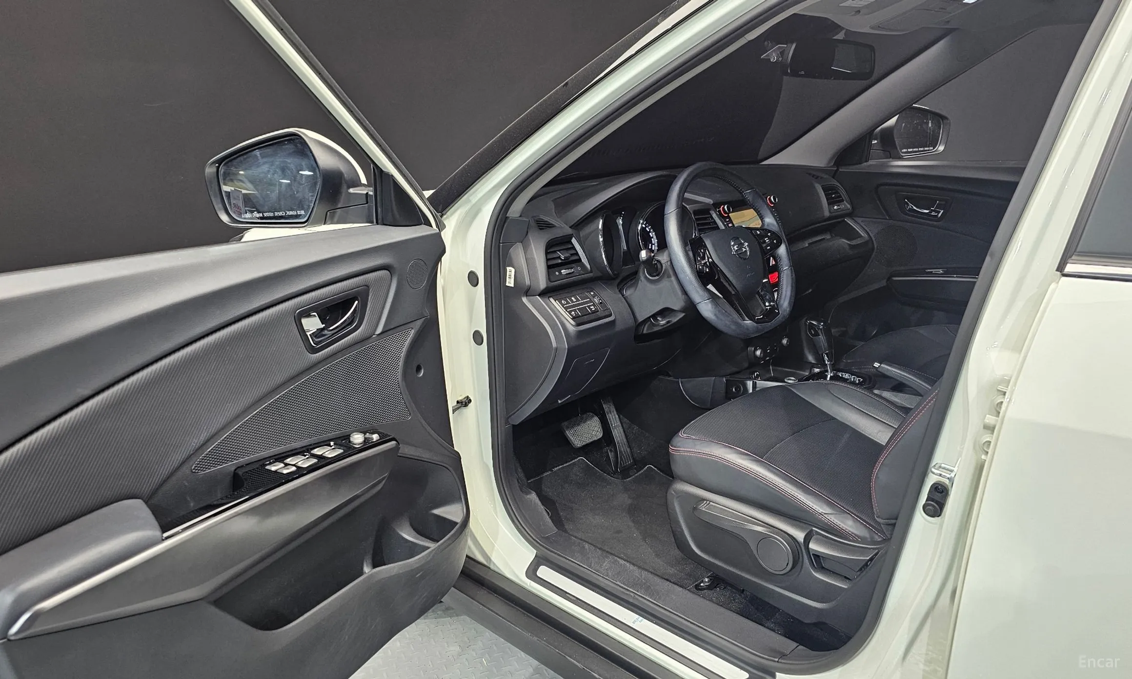 KG Mobility (SsangYong) Tivoli Air превью 11
