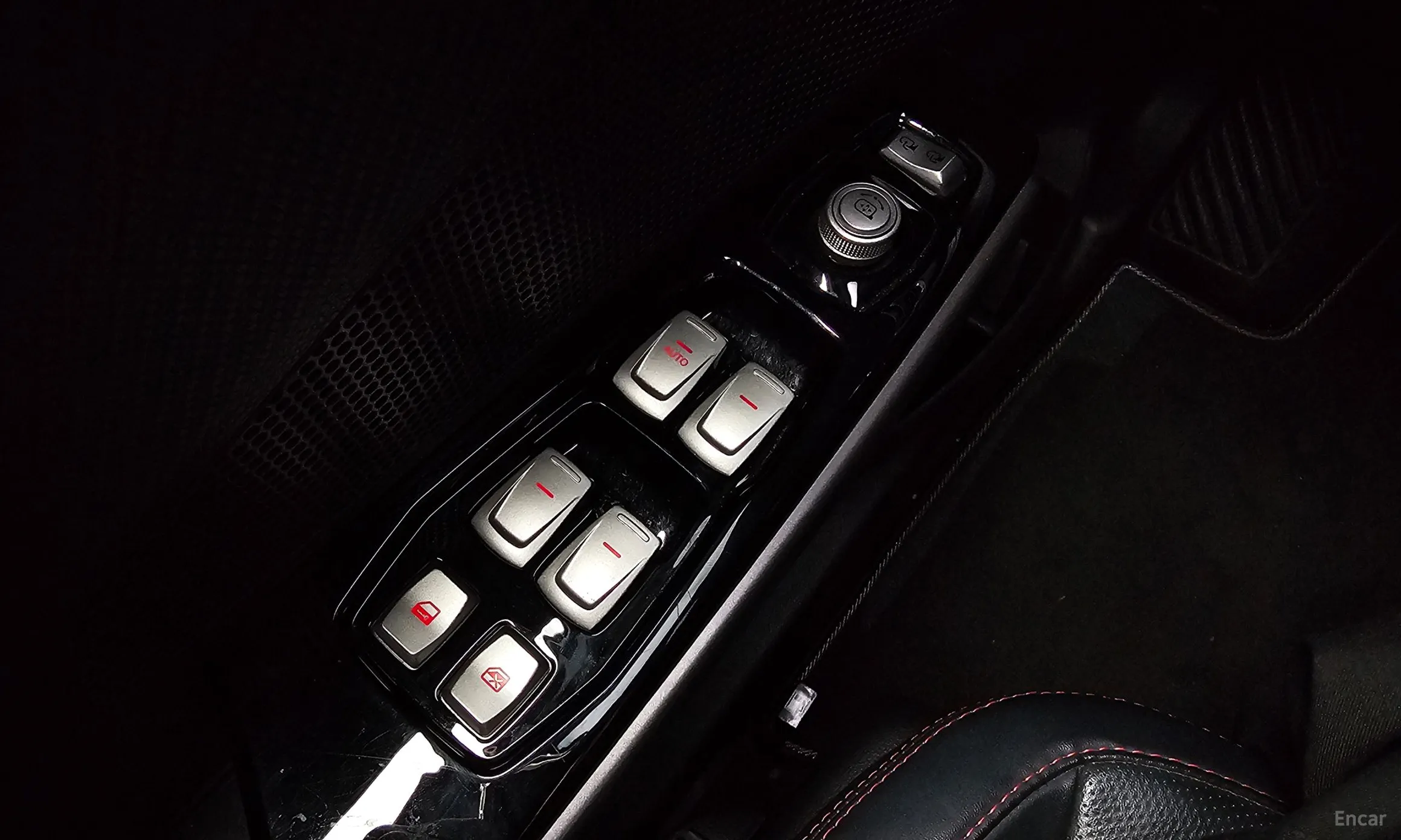KG Mobility (SsangYong) Tivoli Air превью 16