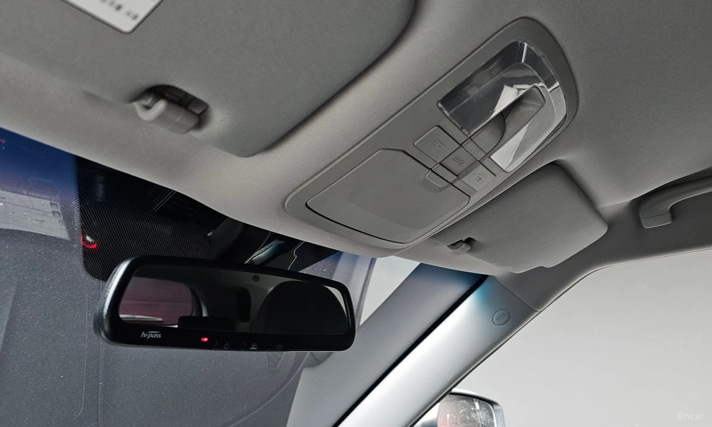 KG Mobility (SsangYong) Tivoli Air превью 18