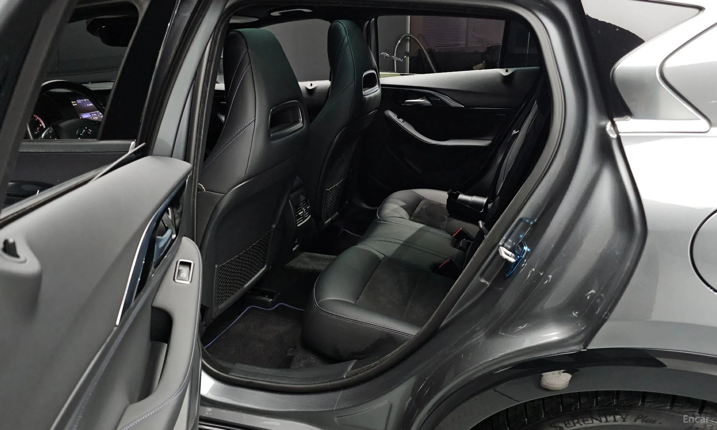 Infiniti Q30 превью 12