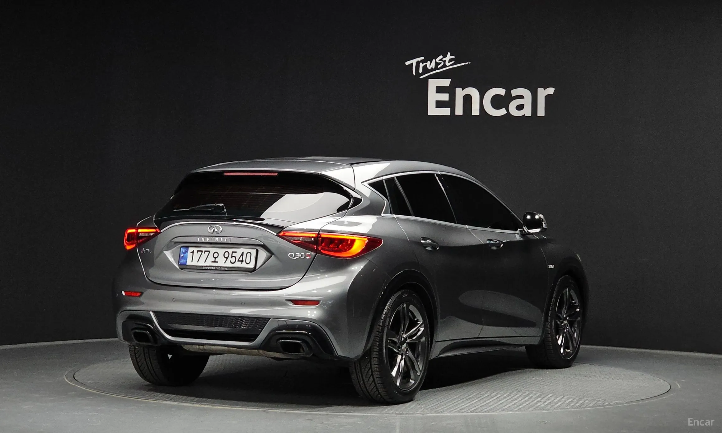 Infiniti Q30 превью 2