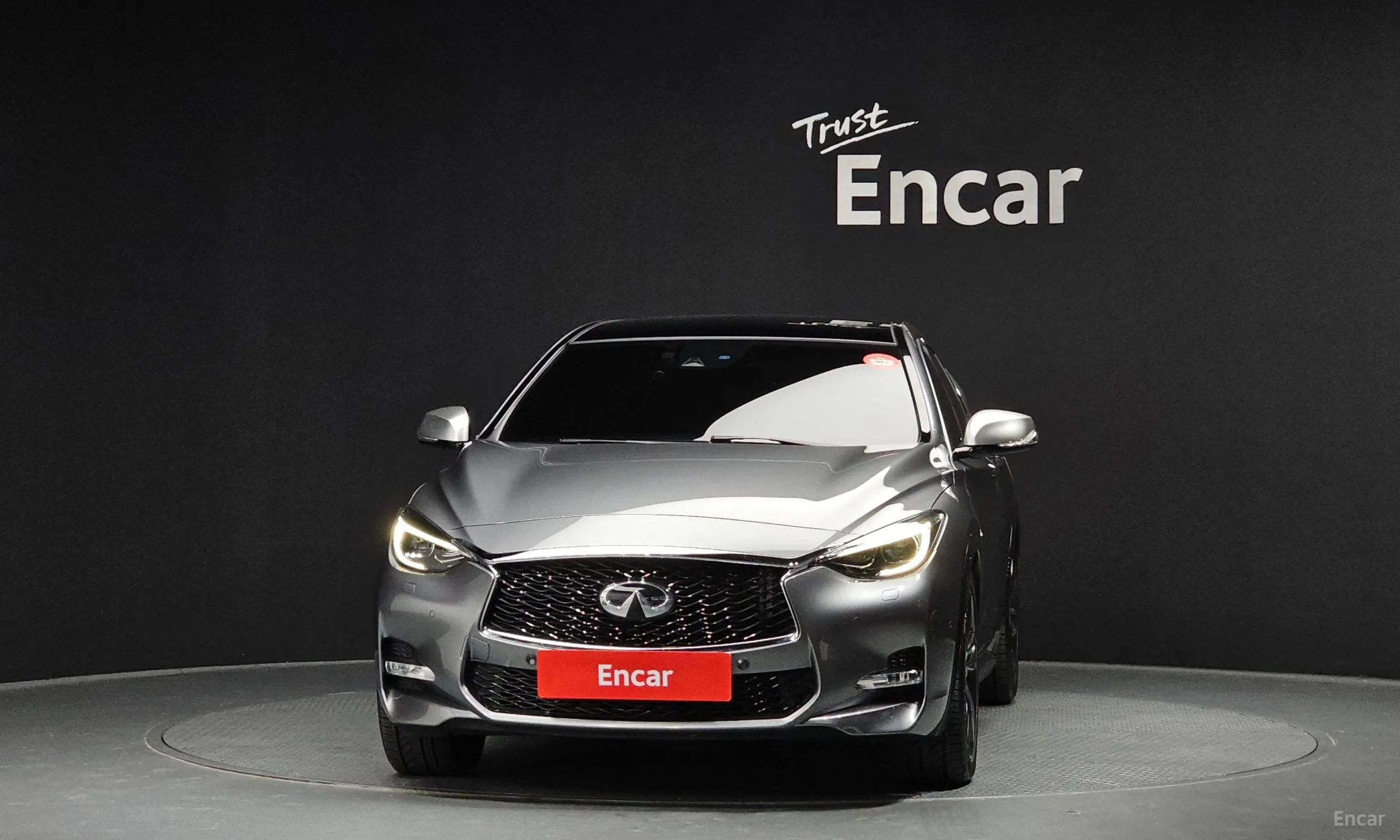 Infiniti Q30 превью 3