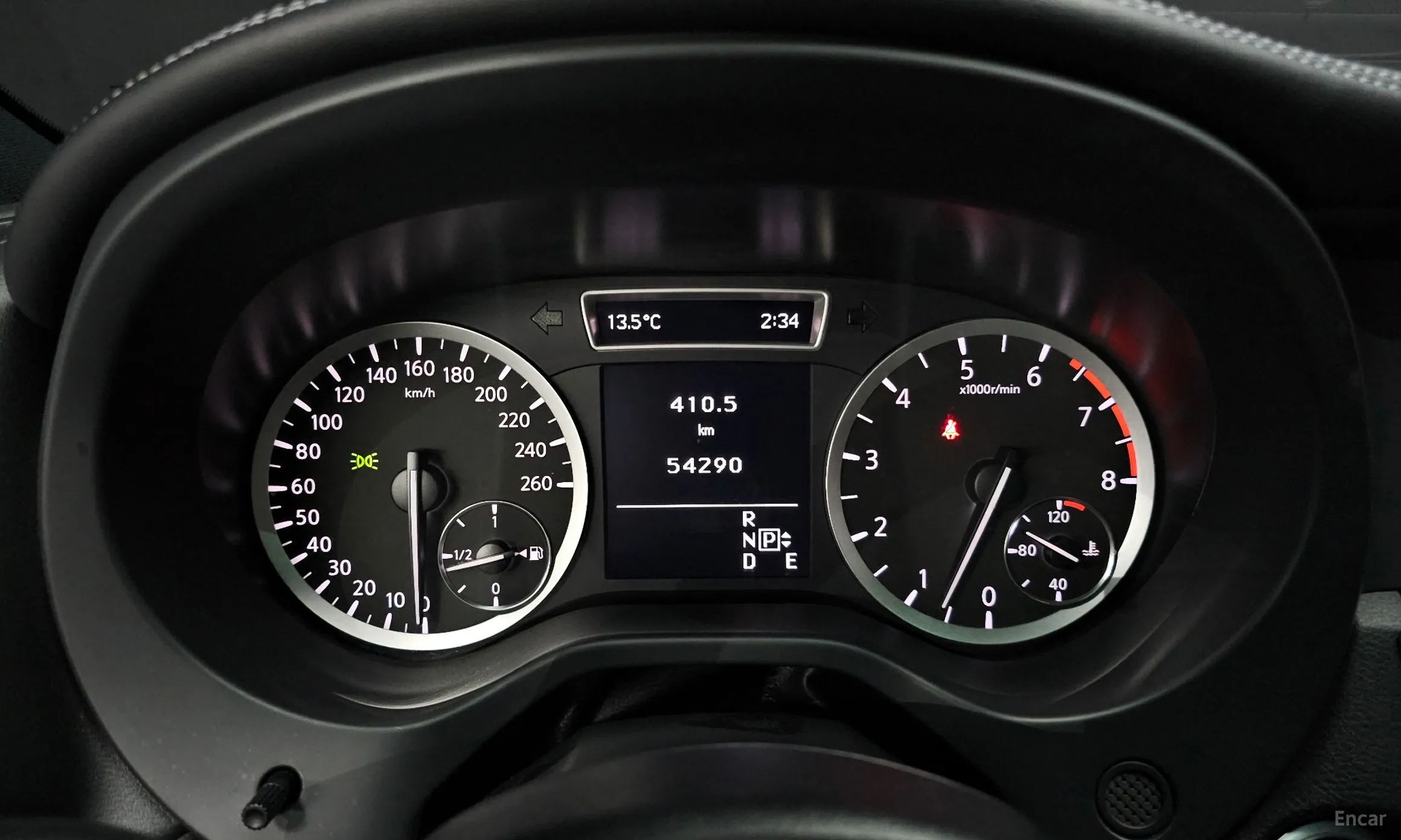 Infiniti Q30 превью 8