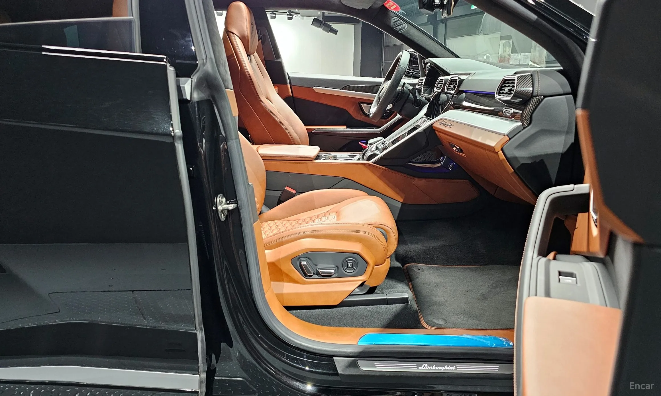 Lamborghini Urus превью 10