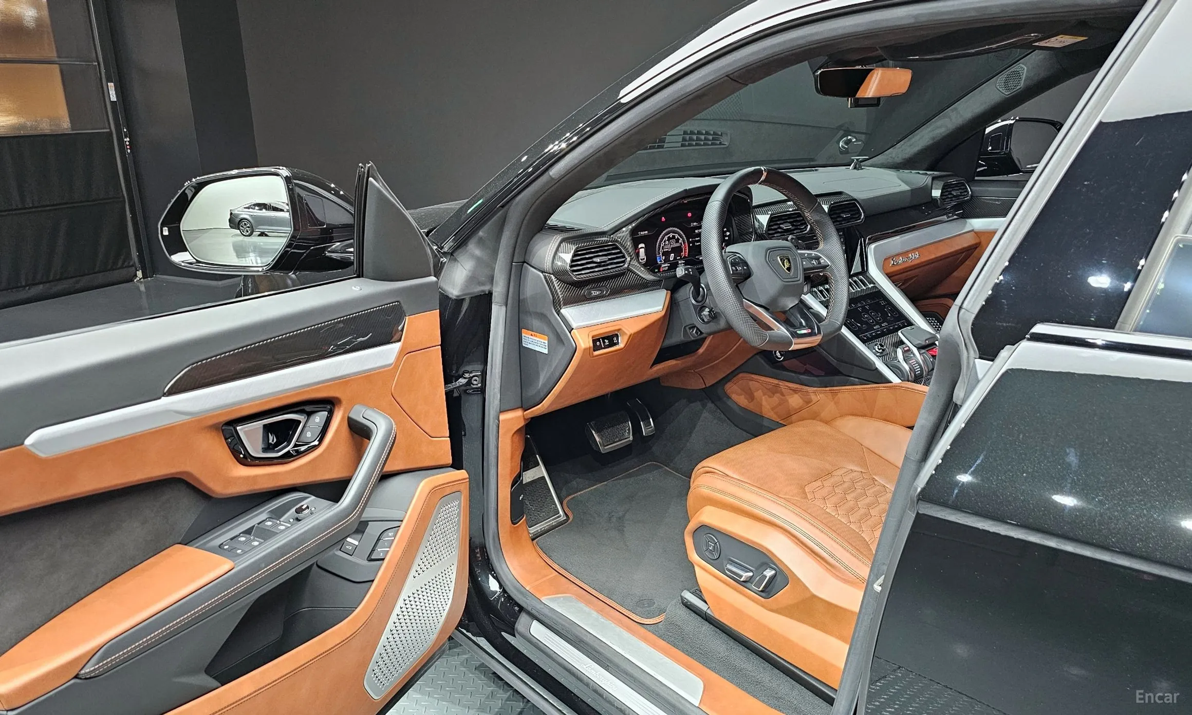 Lamborghini Urus превью 11
