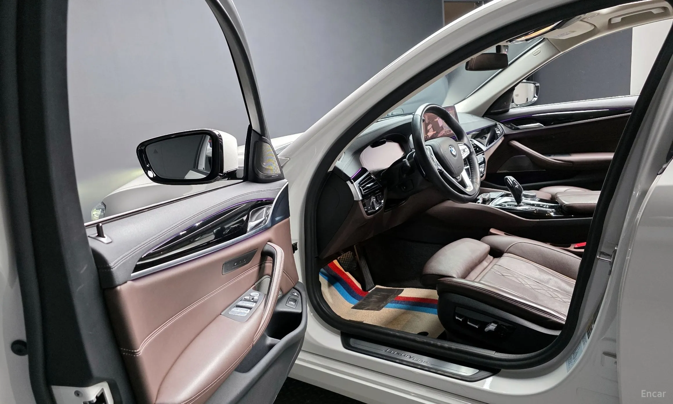 BMW 5 Series (G30) превью 10