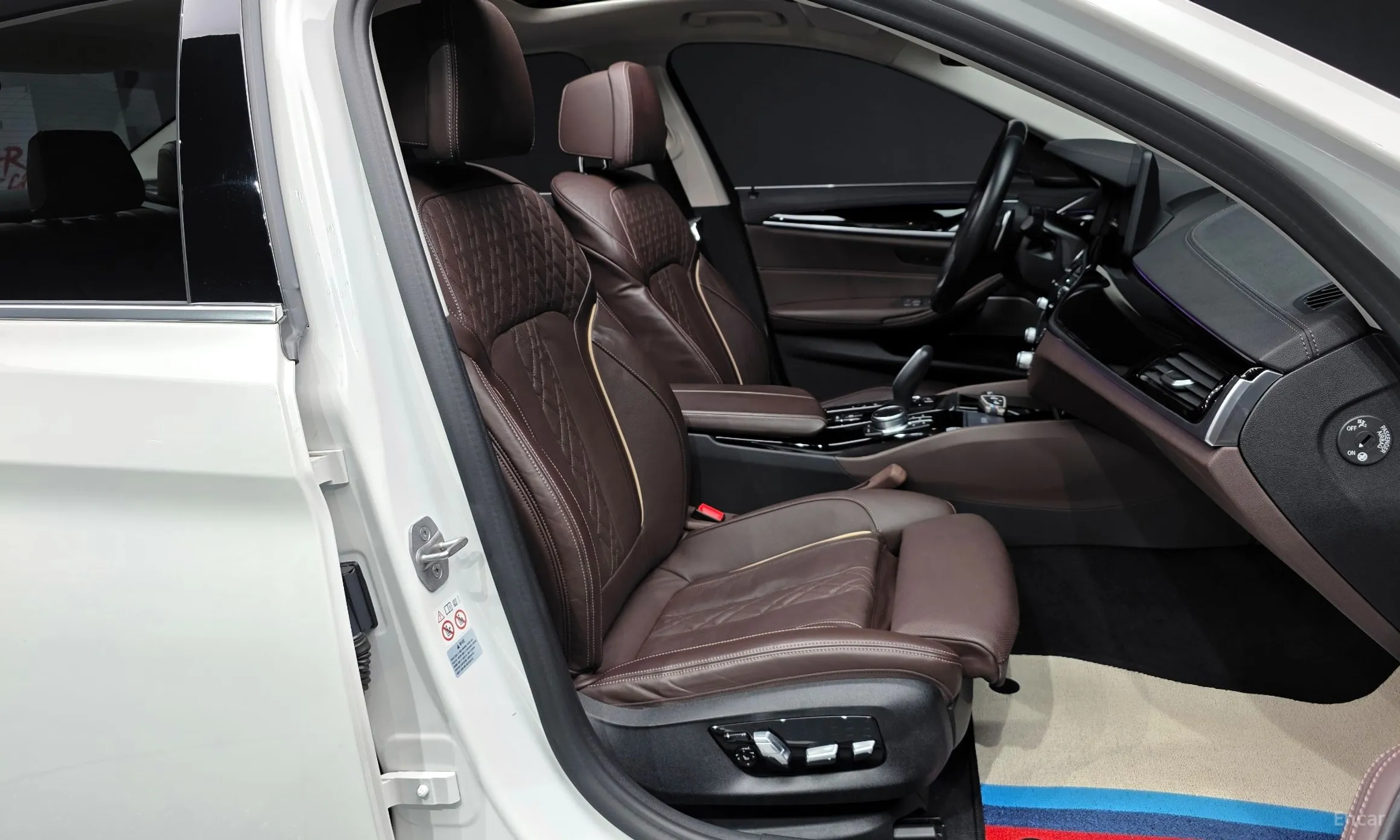 BMW 5 Series (G30) превью 11
