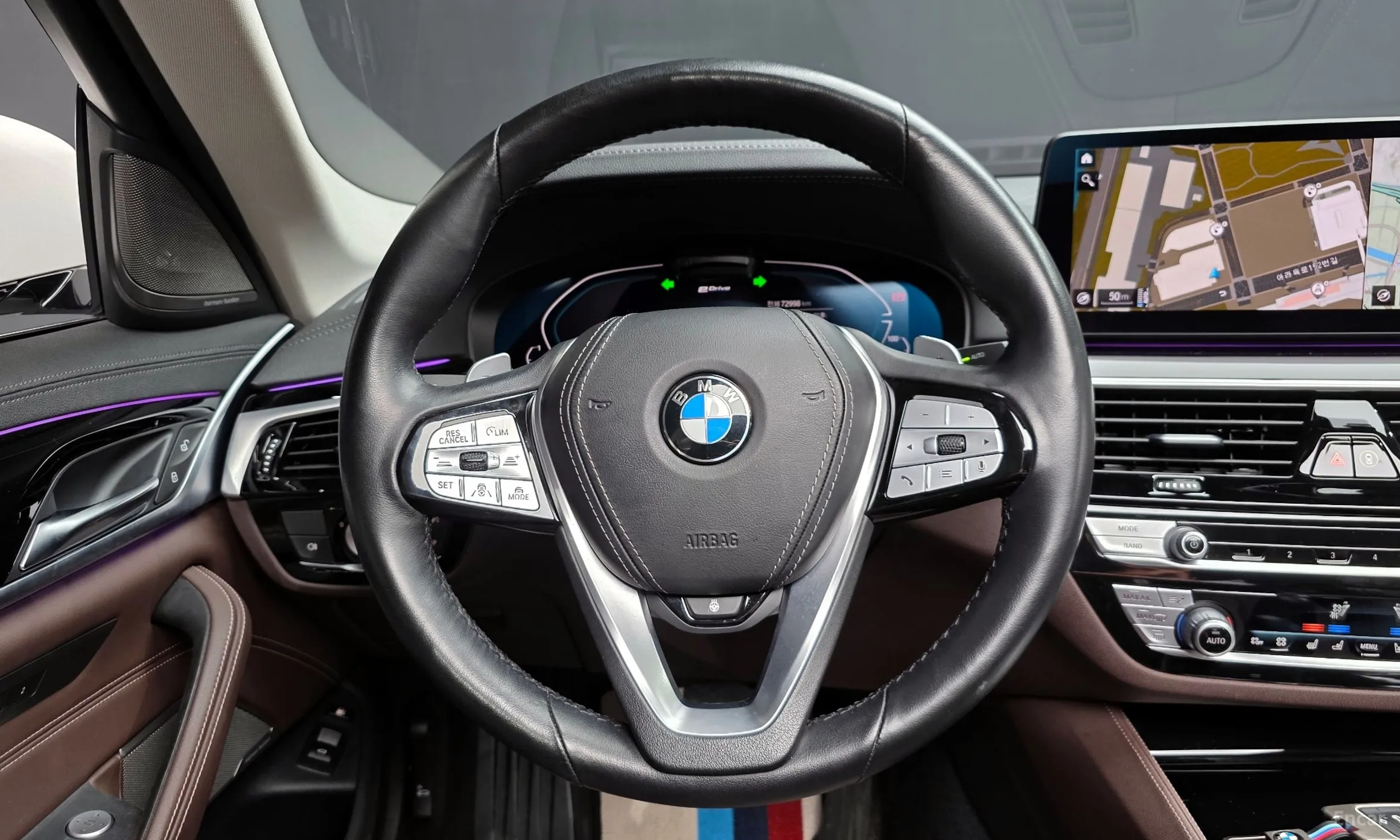 BMW 5 Series (G30) превью 13