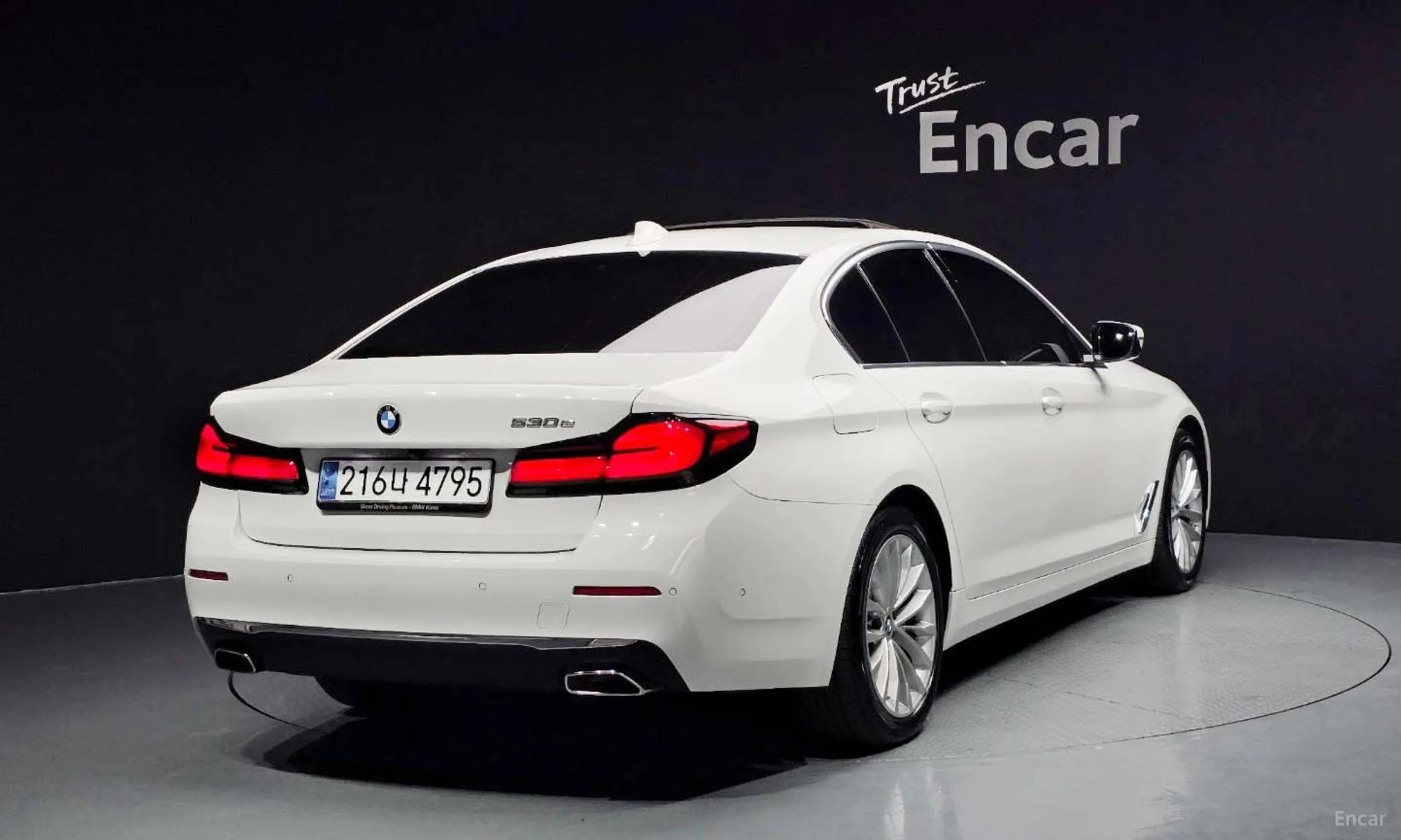 BMW 5 Series (G30) превью 2