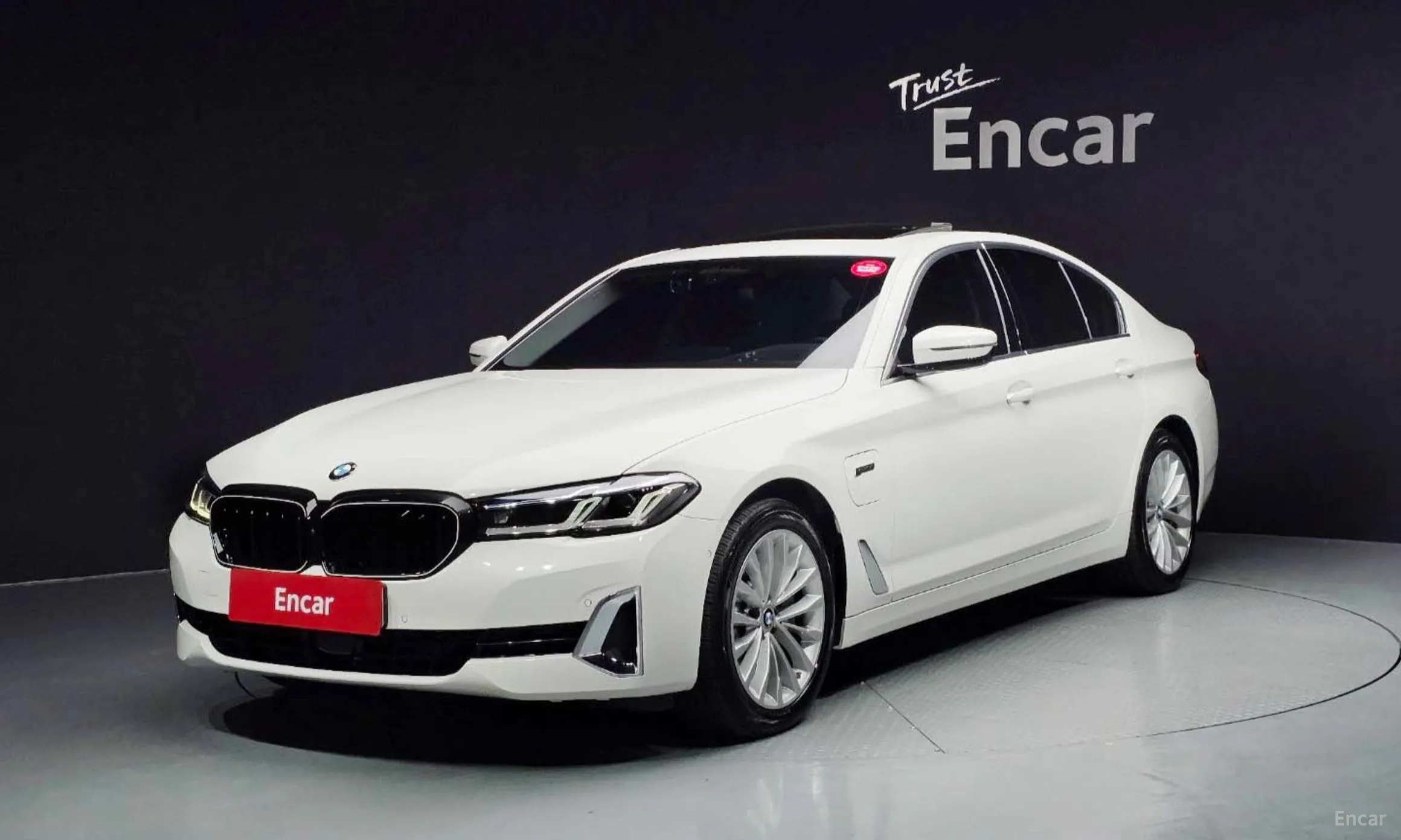 BMW 5 Series (G30) превью 3