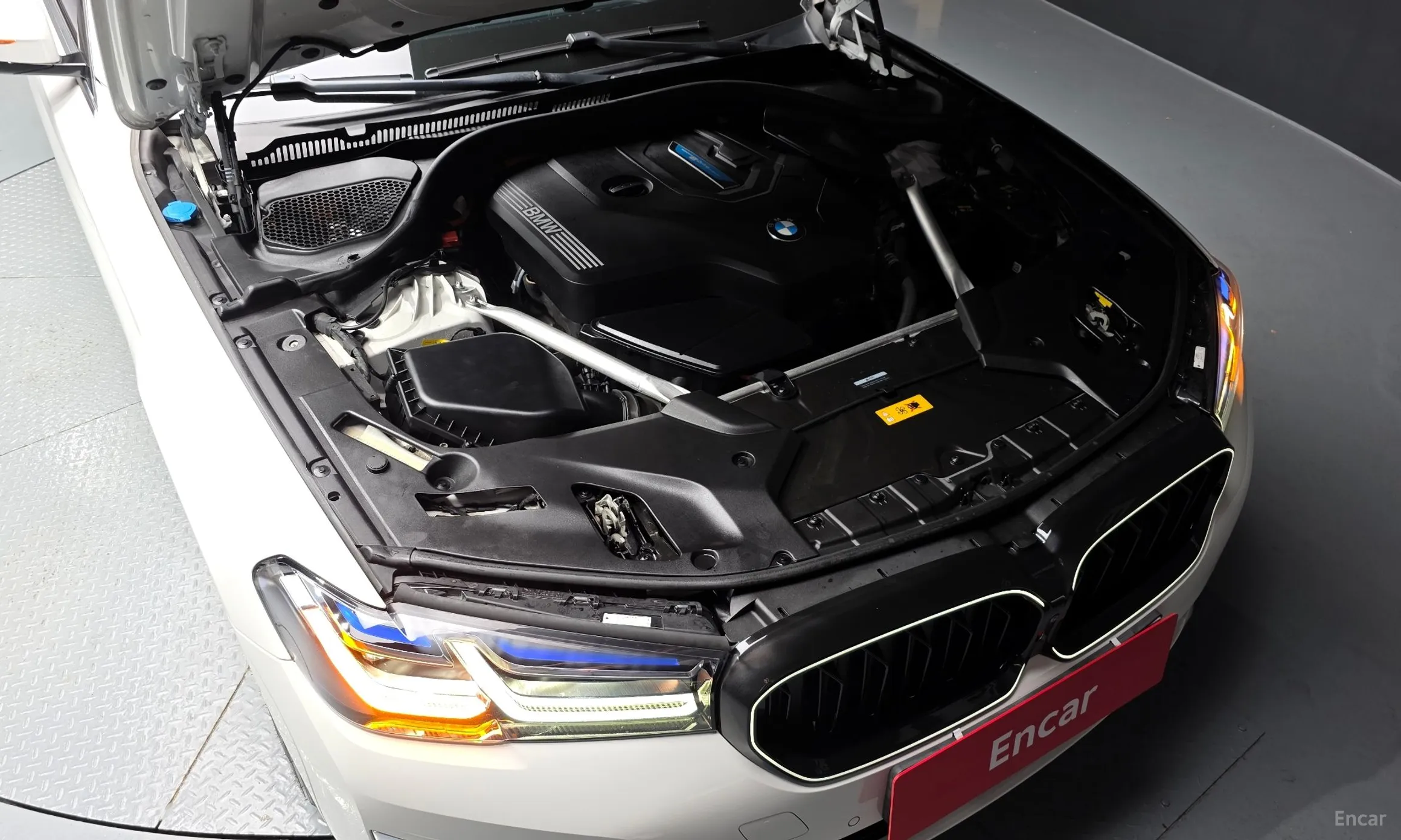 BMW 5 Series (G30) превью 6