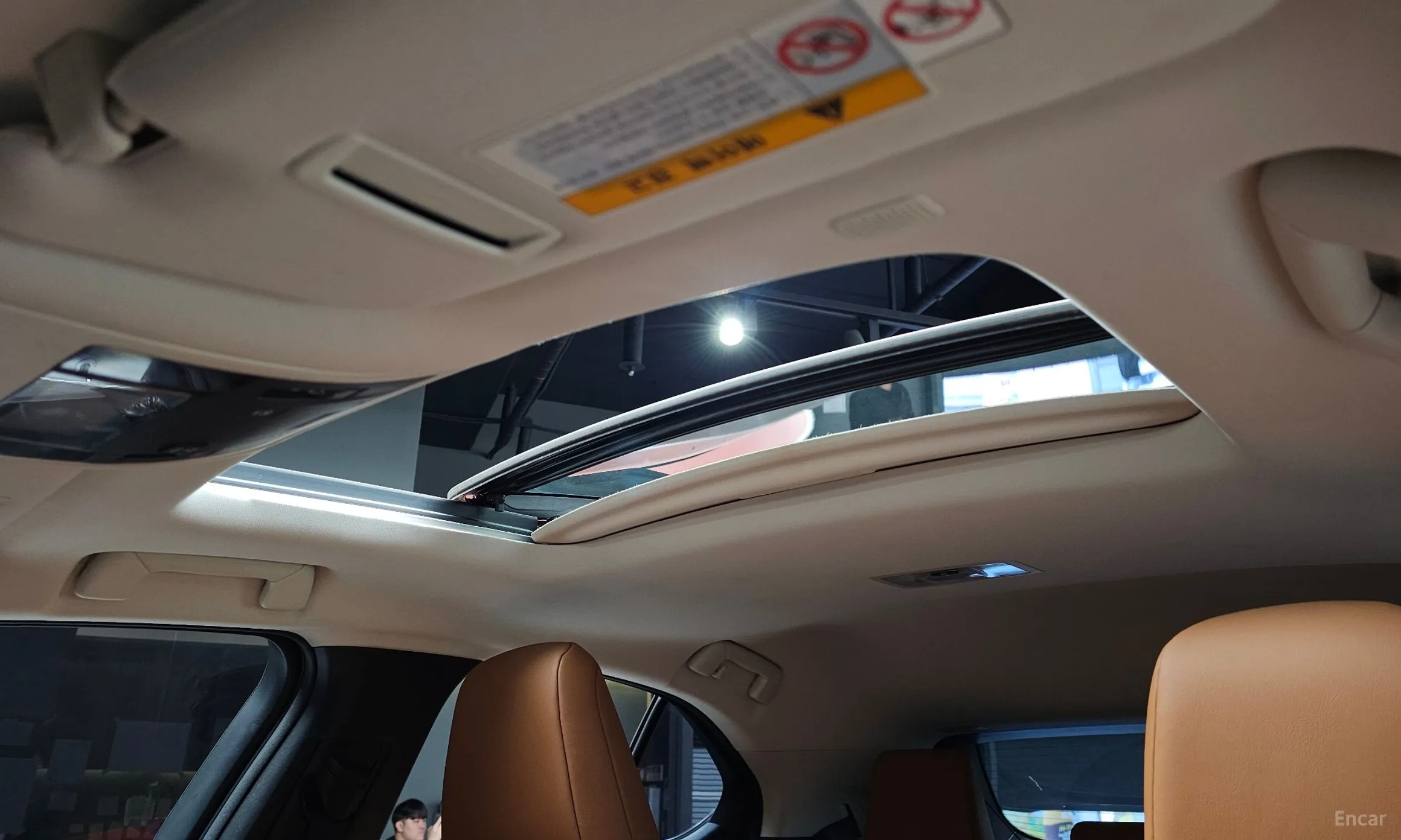 Lexus UX250h превью 19