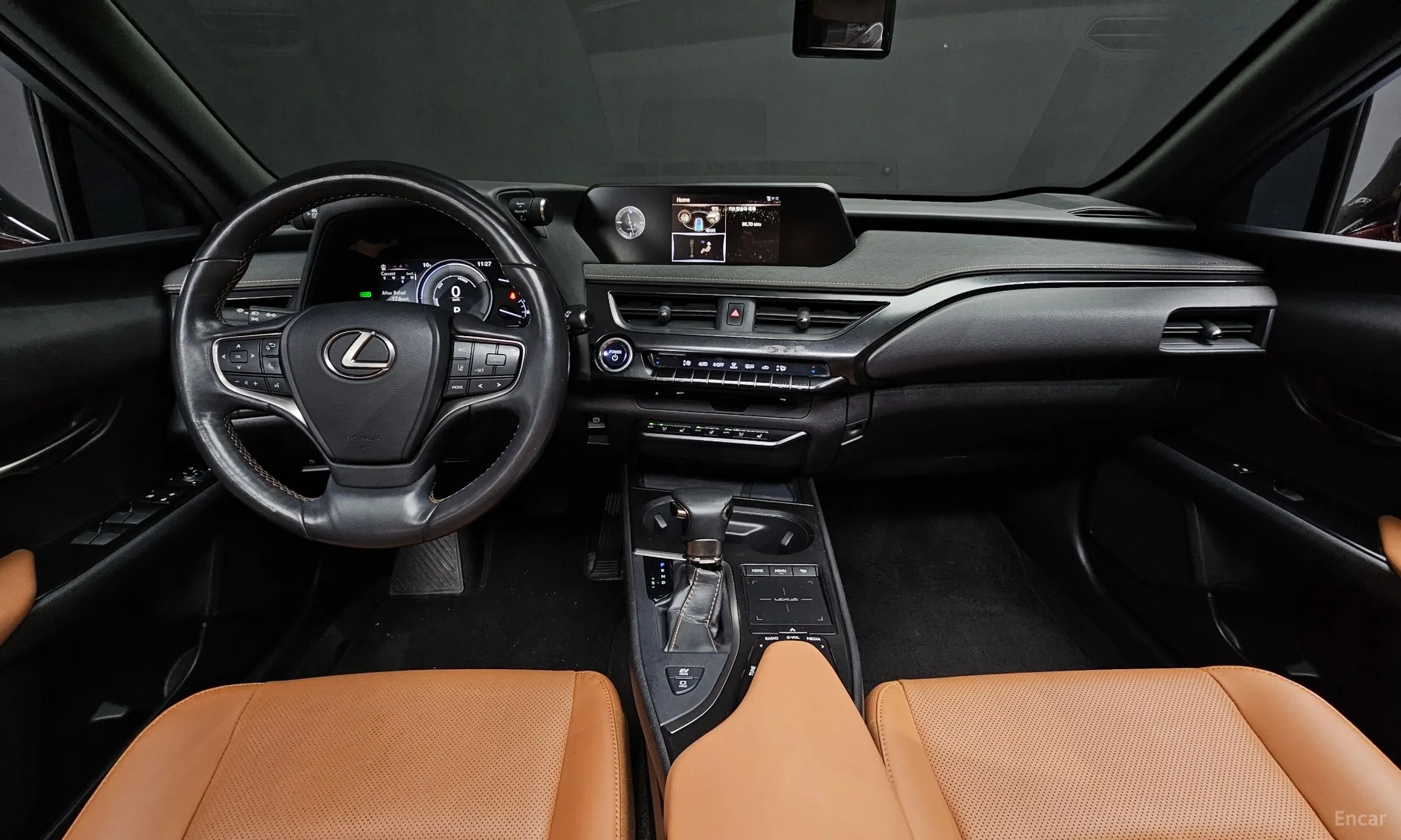 Lexus UX250h превью 7