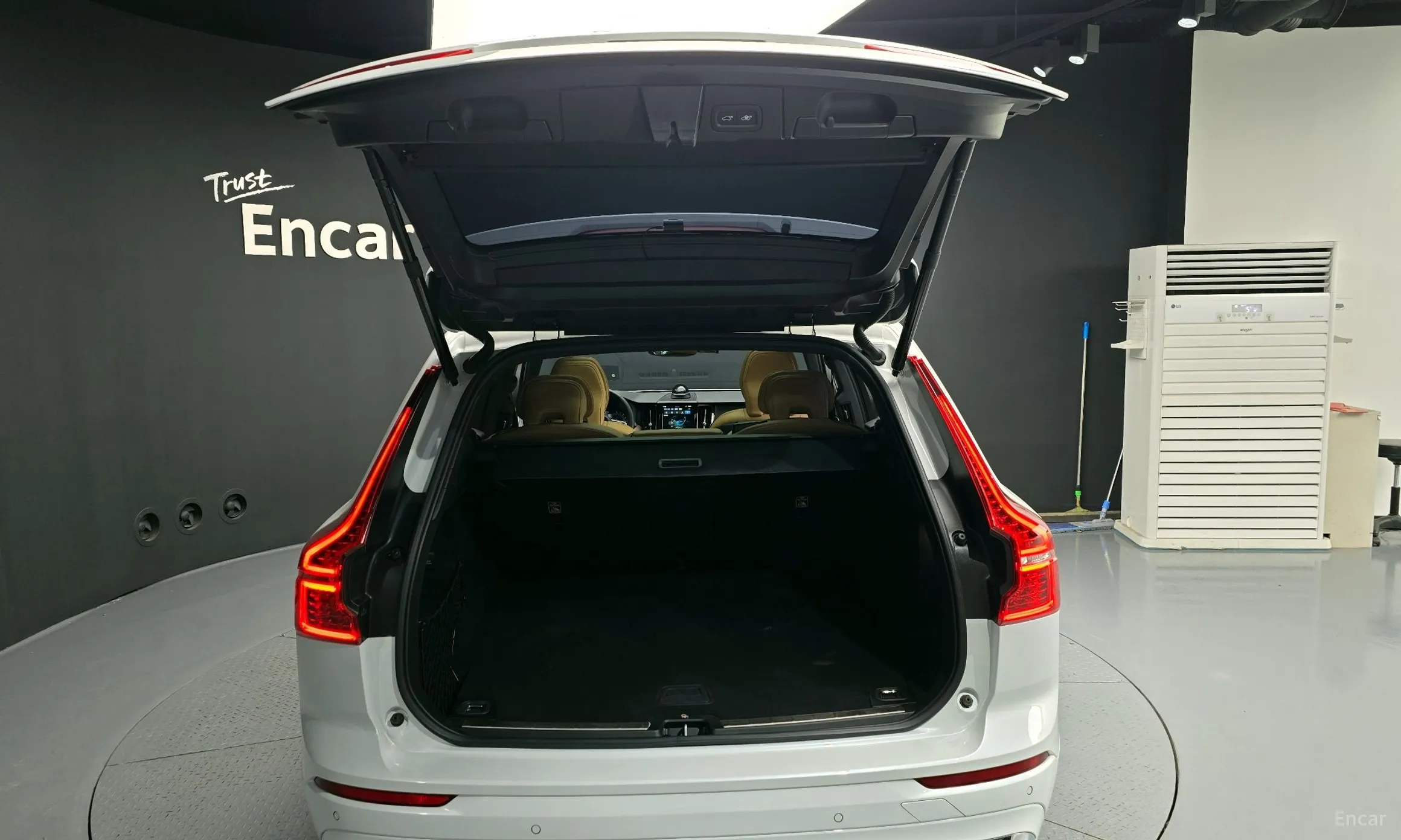 Volvo XC60 Gen 2 превью 20
