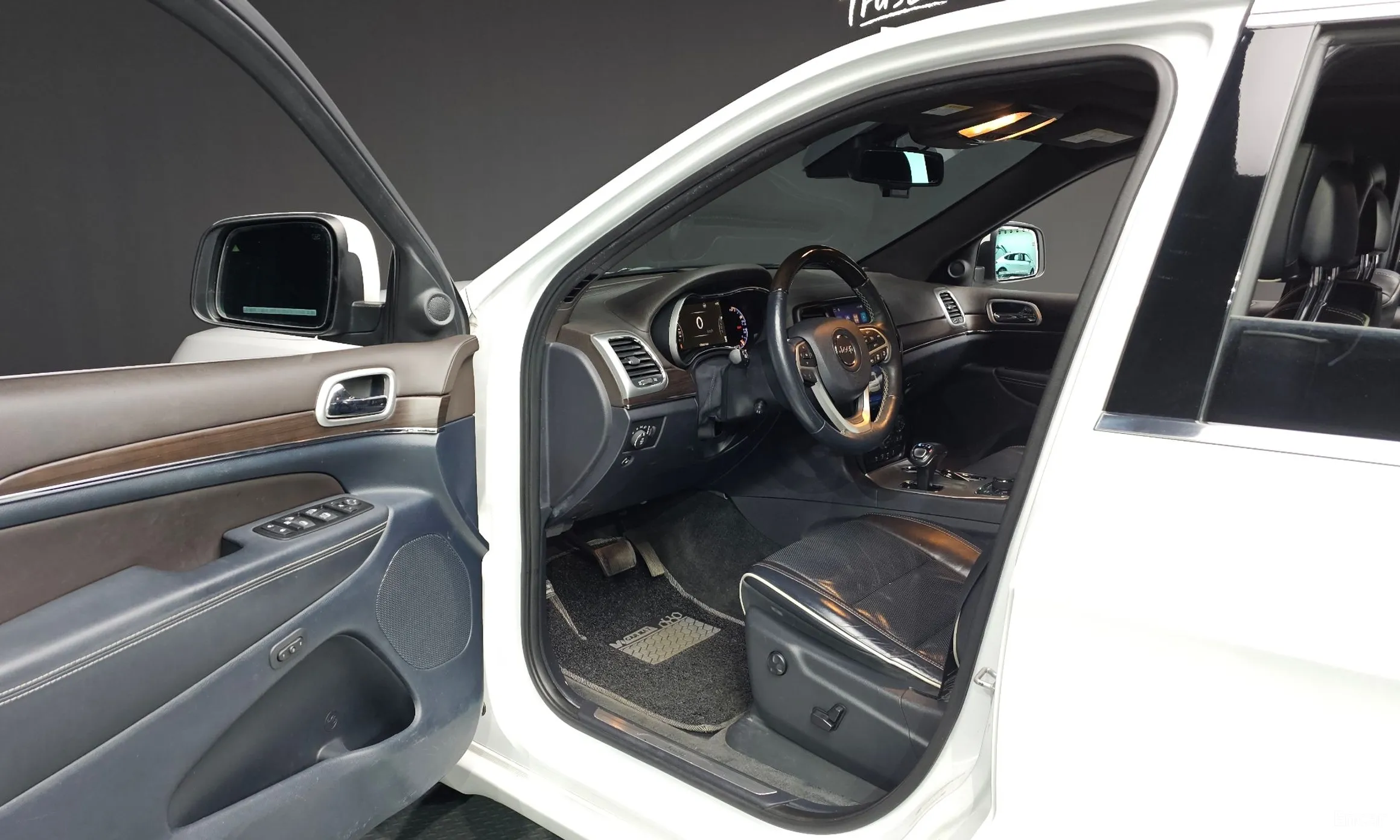 Jeep Grand Cherokee превью 10