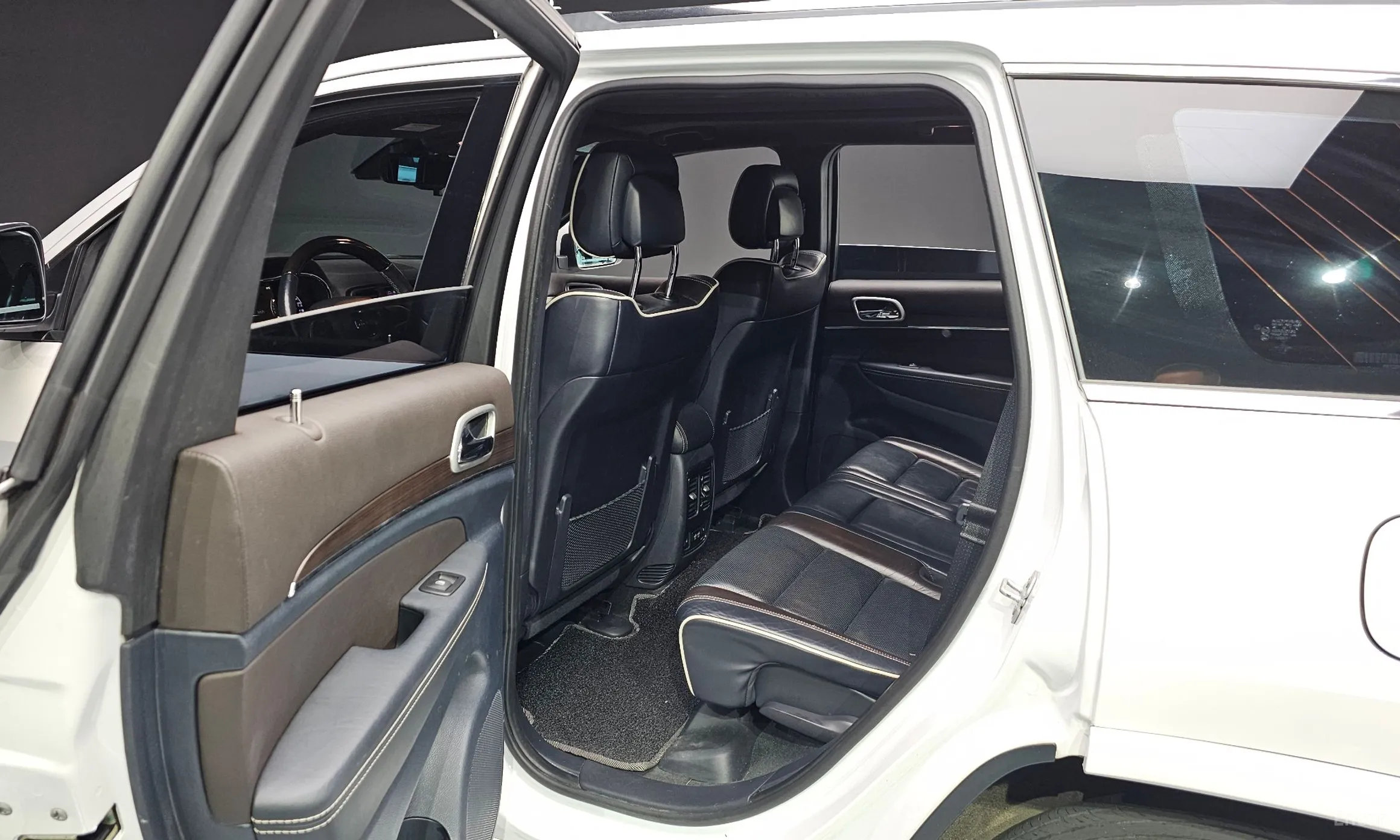 Jeep Grand Cherokee превью 11