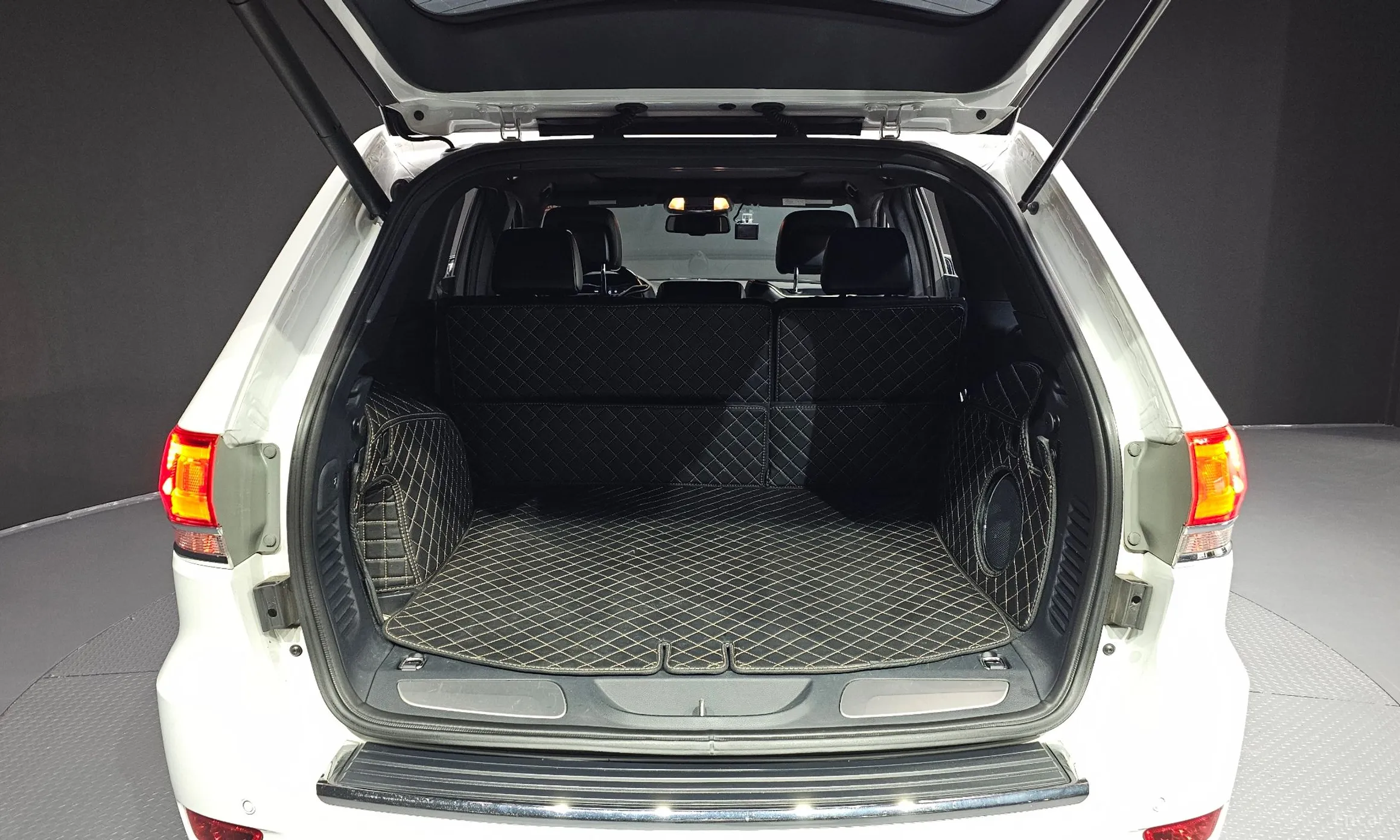 Jeep Grand Cherokee превью 20