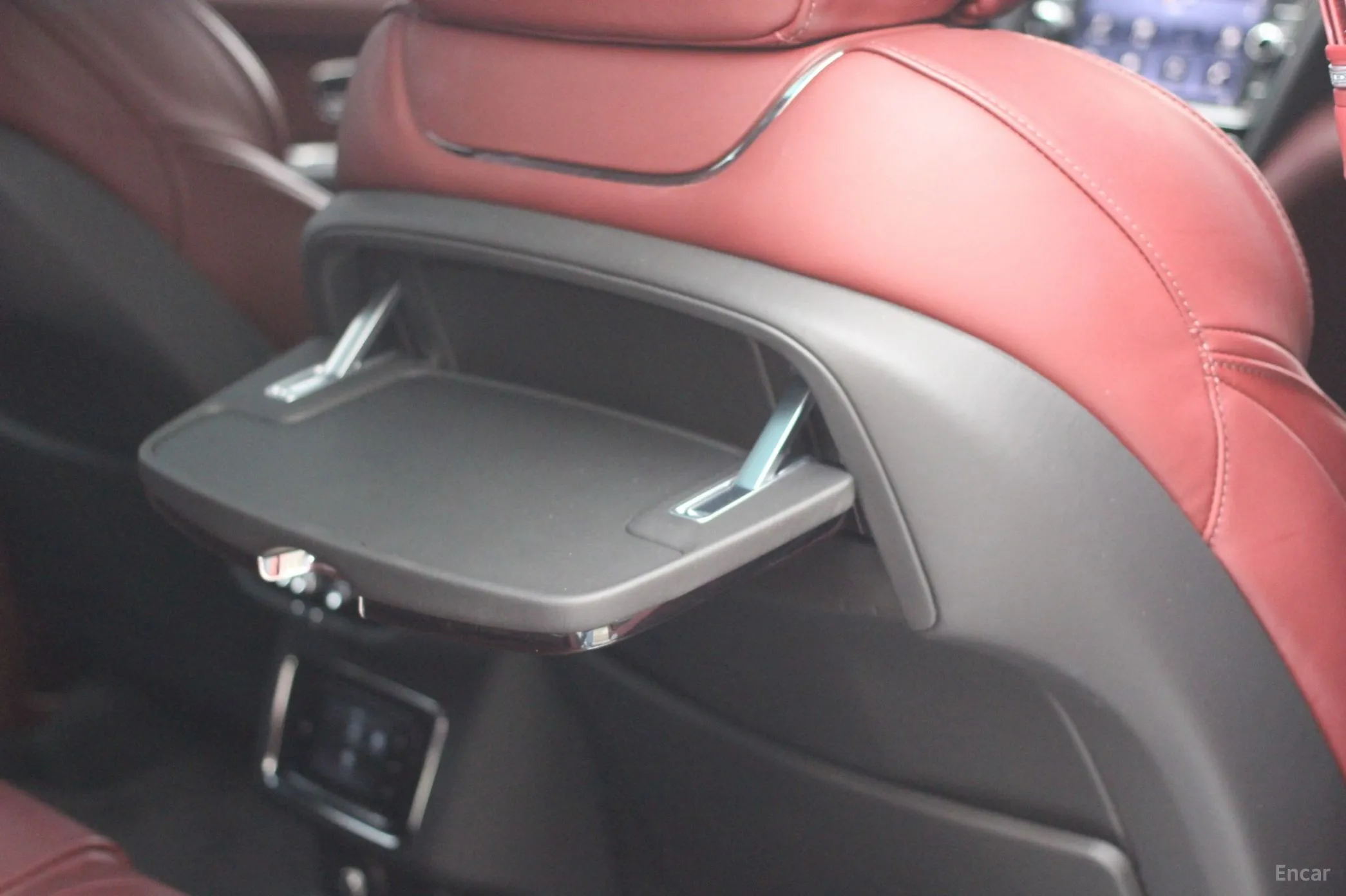 Bentley Bentayga превью 16