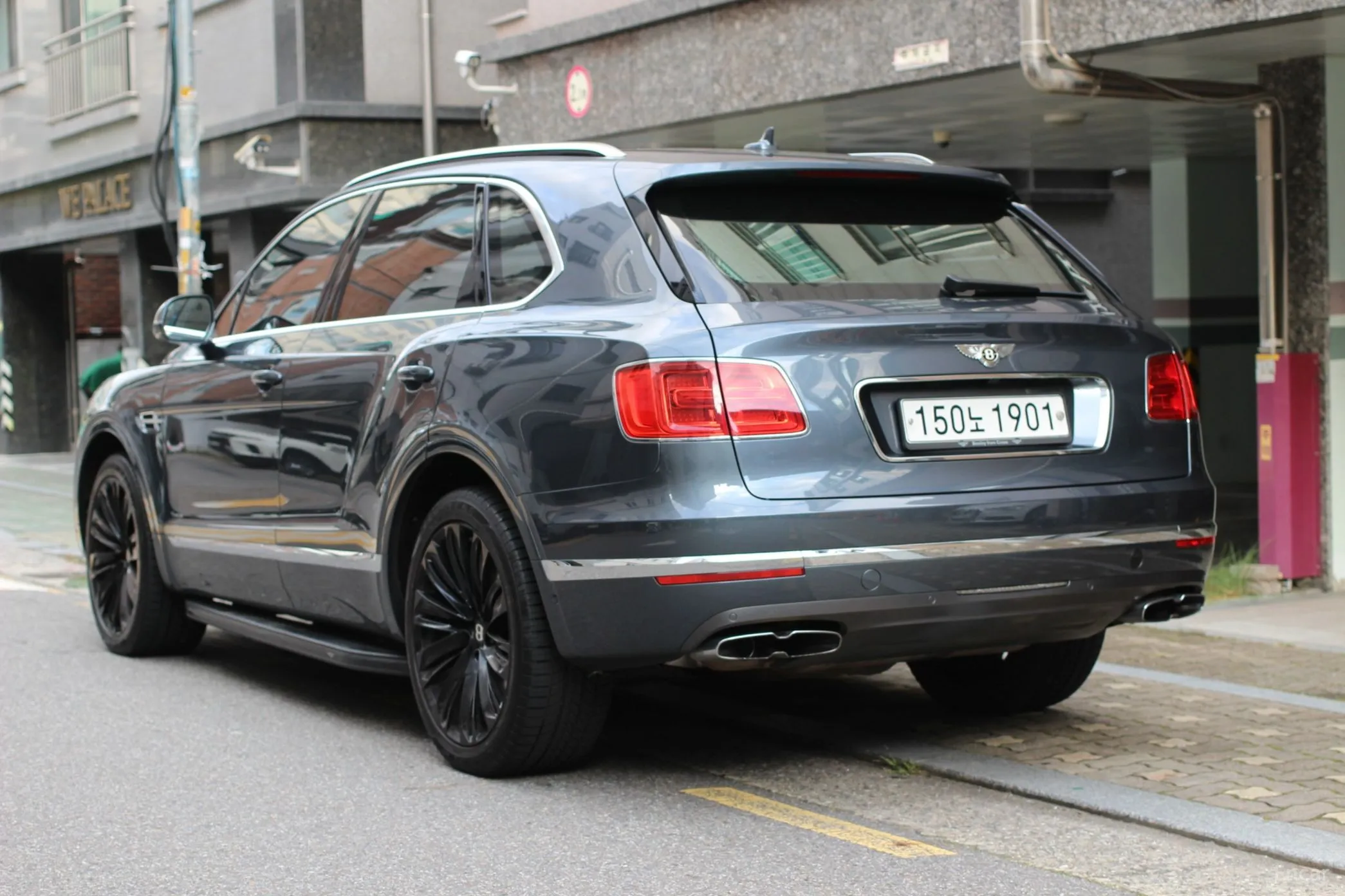 Bentley Bentayga превью 5