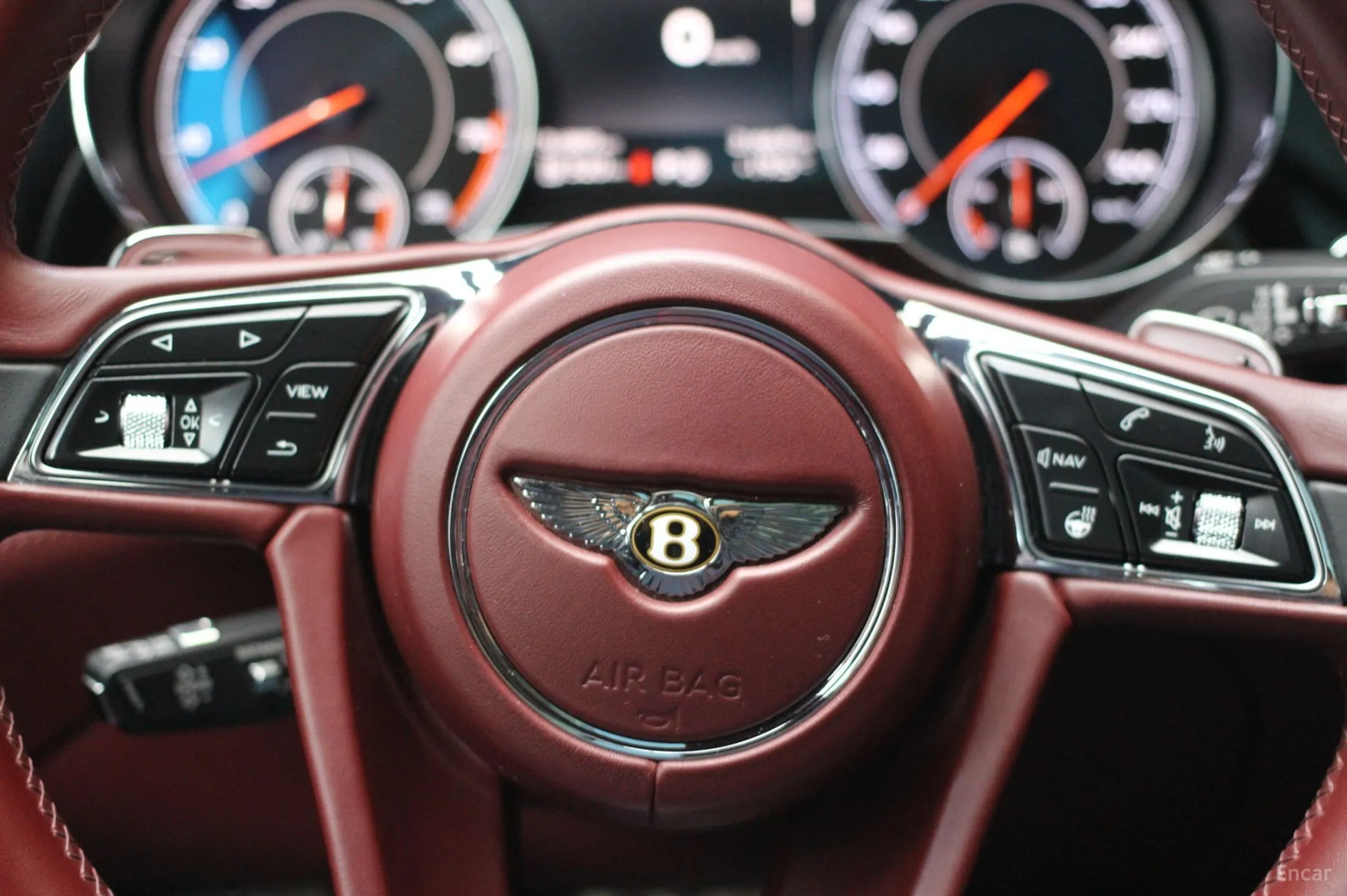 Bentley Bentayga превью 7