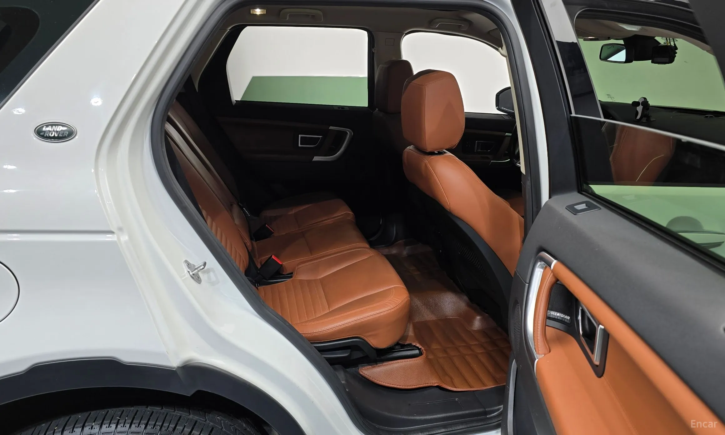 Land Rover Discovery Sports превью 12