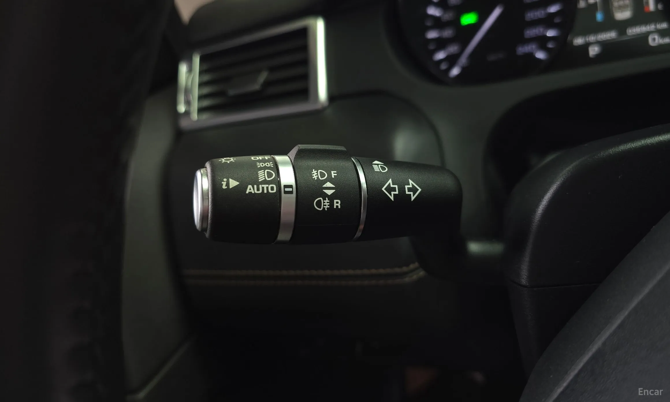 Land Rover Discovery Sports превью 17