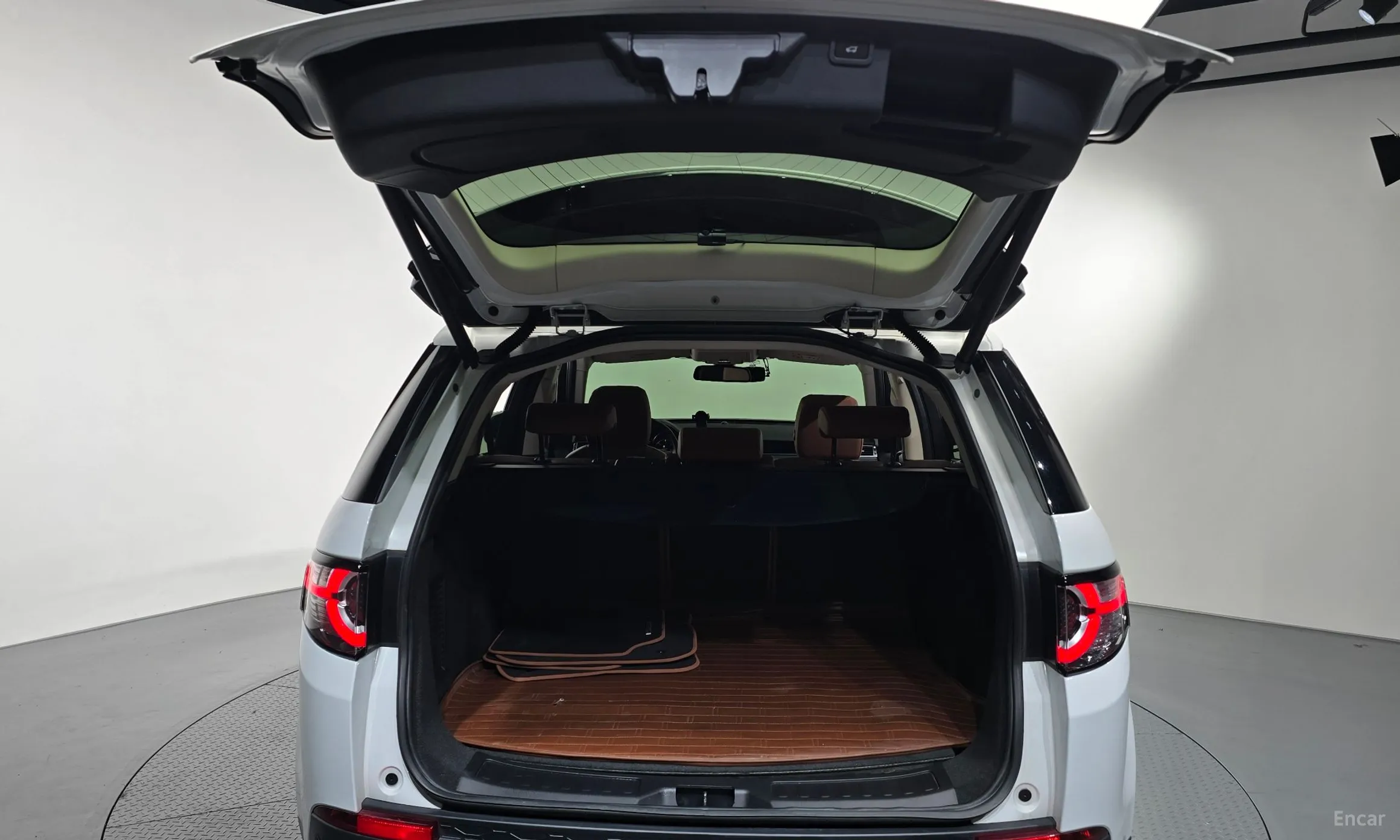 Land Rover Discovery Sports превью 20