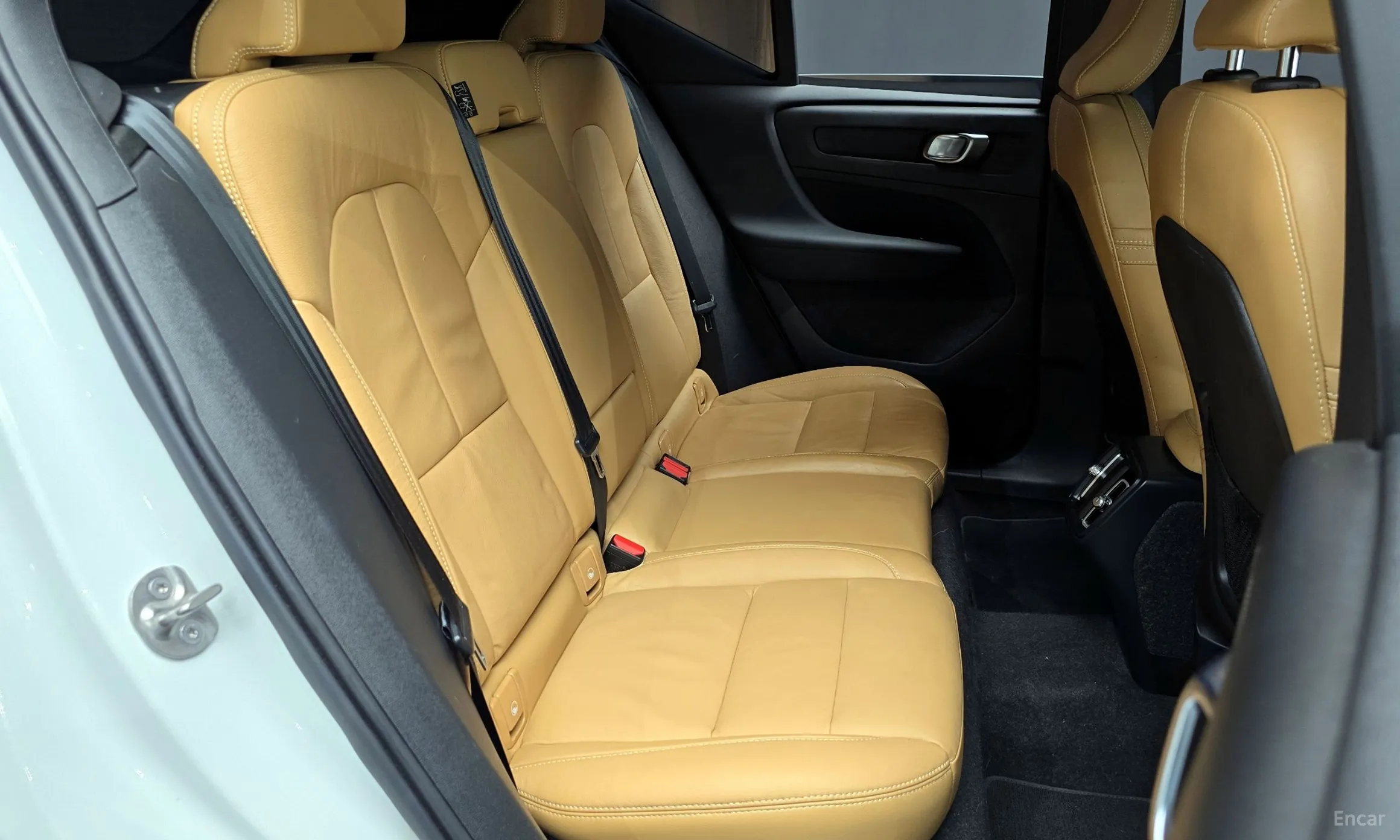 Volvo XC40 превью 12