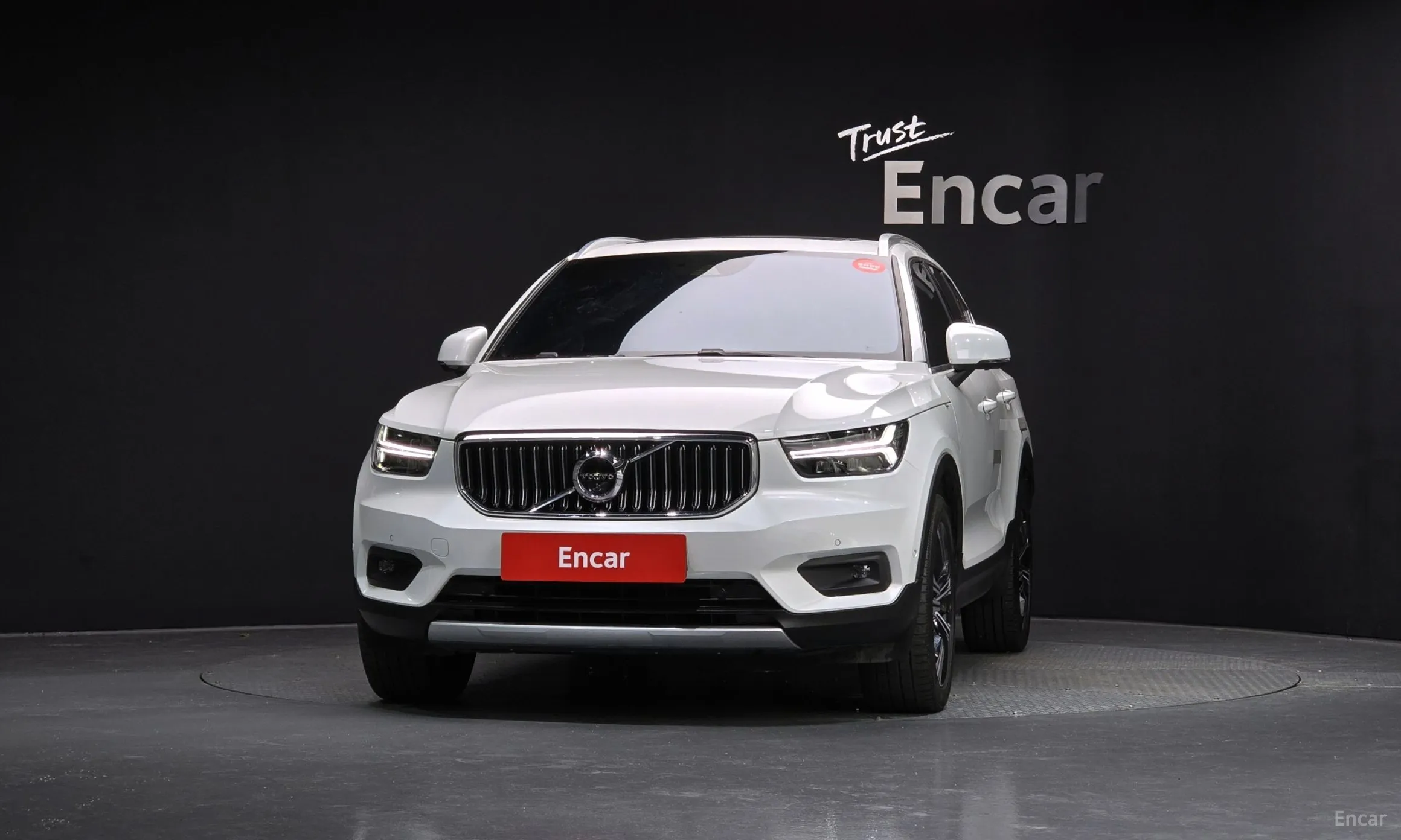 Volvo XC40 превью 3