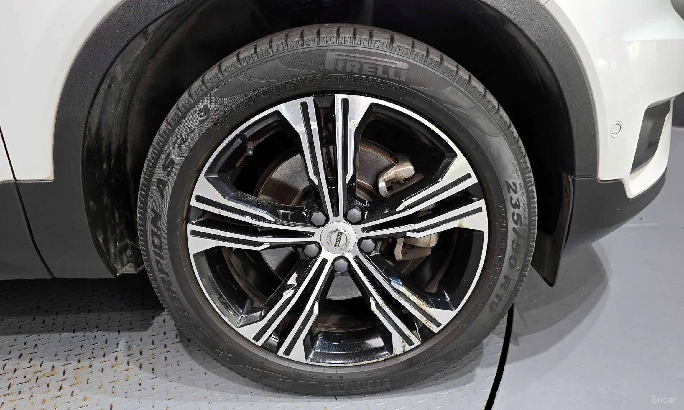 Volvo XC40 превью 5