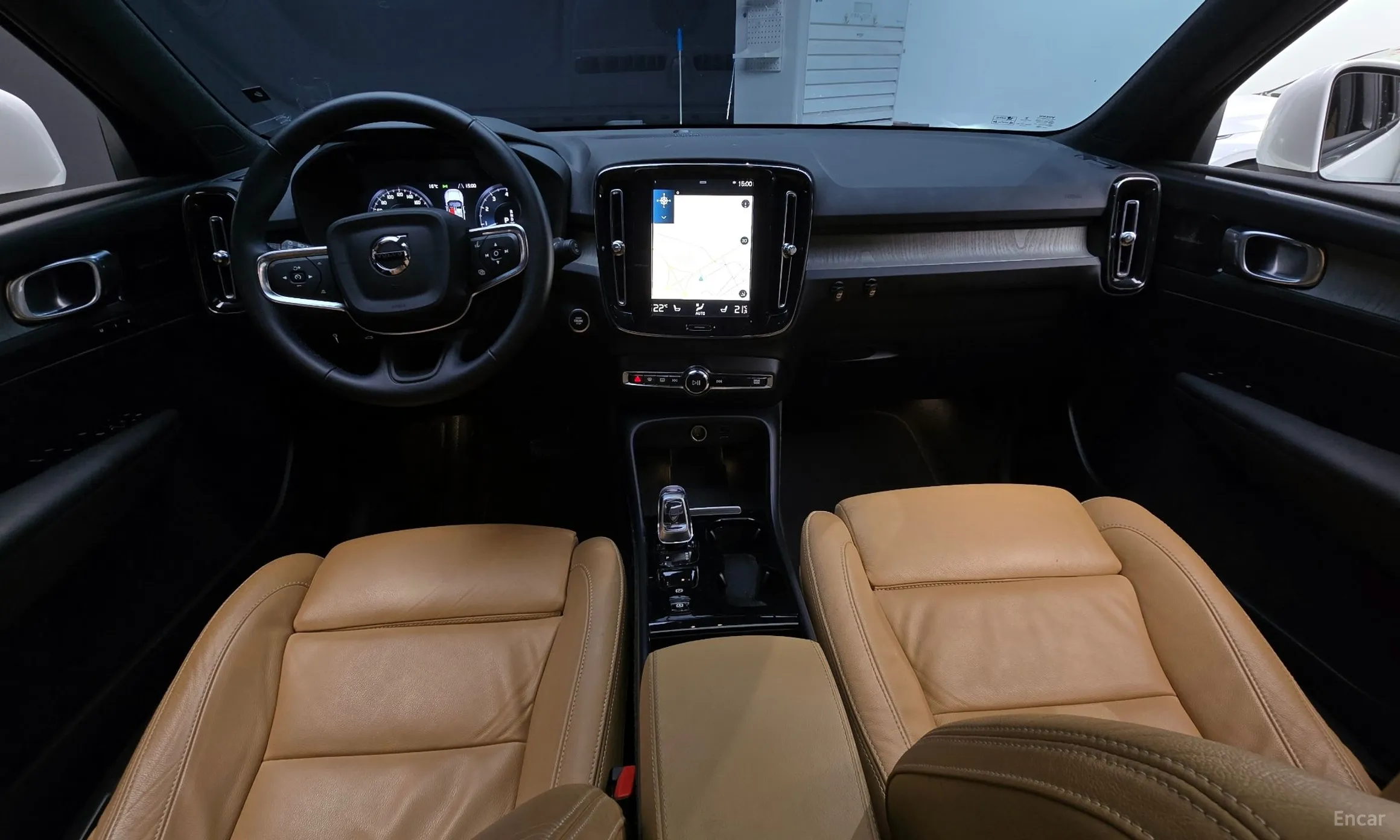 Volvo XC40 превью 7