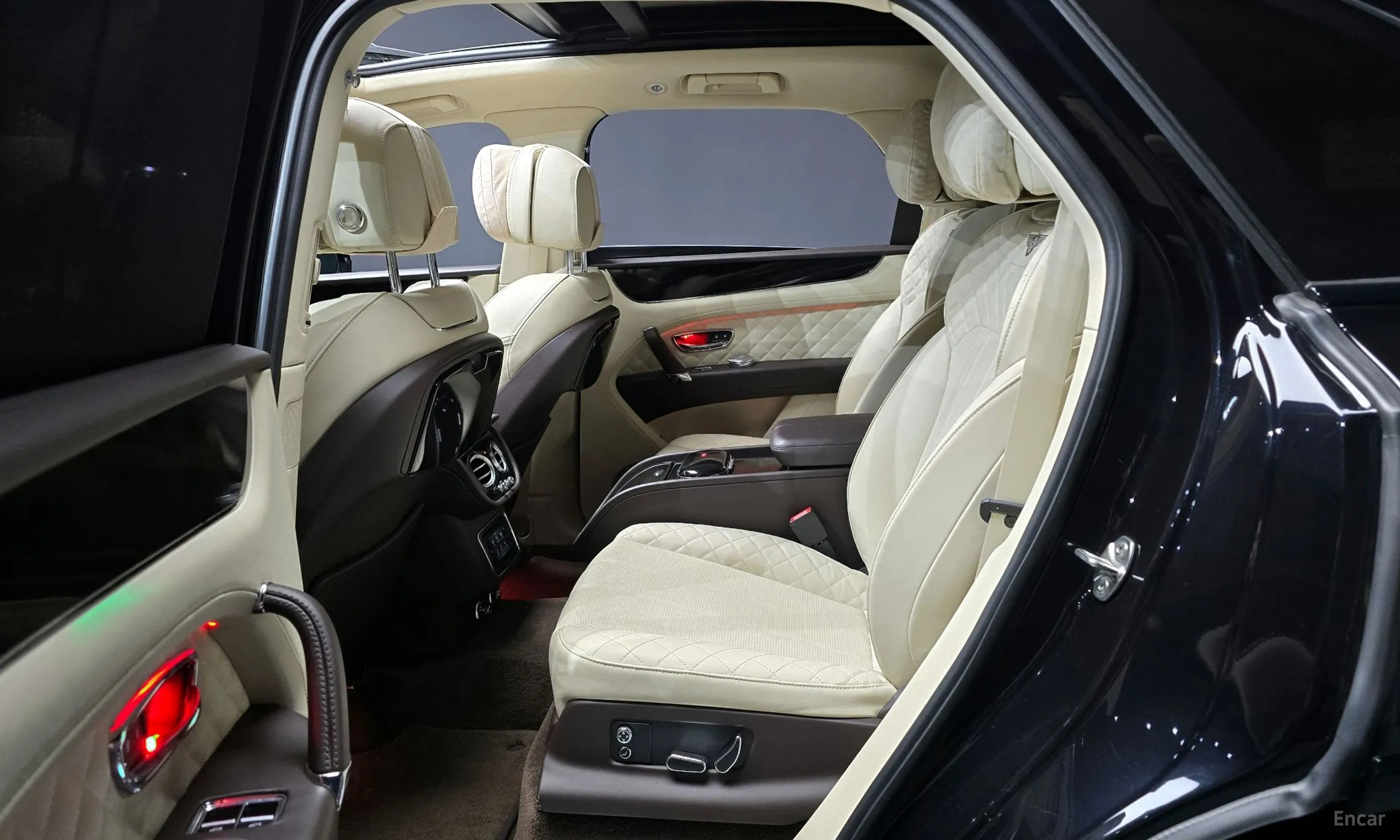 Bentley Bentayga превью 12