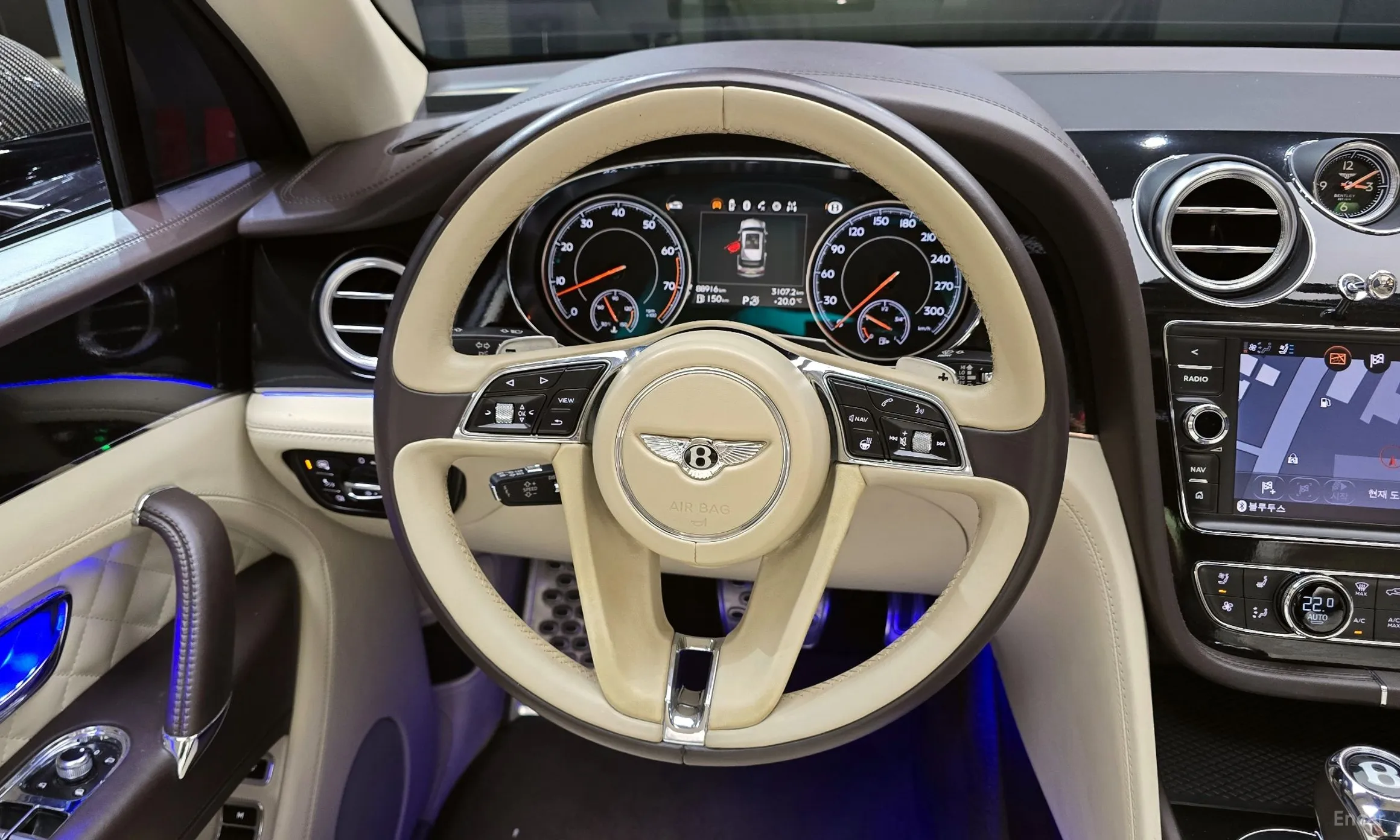 Bentley Bentayga превью 14