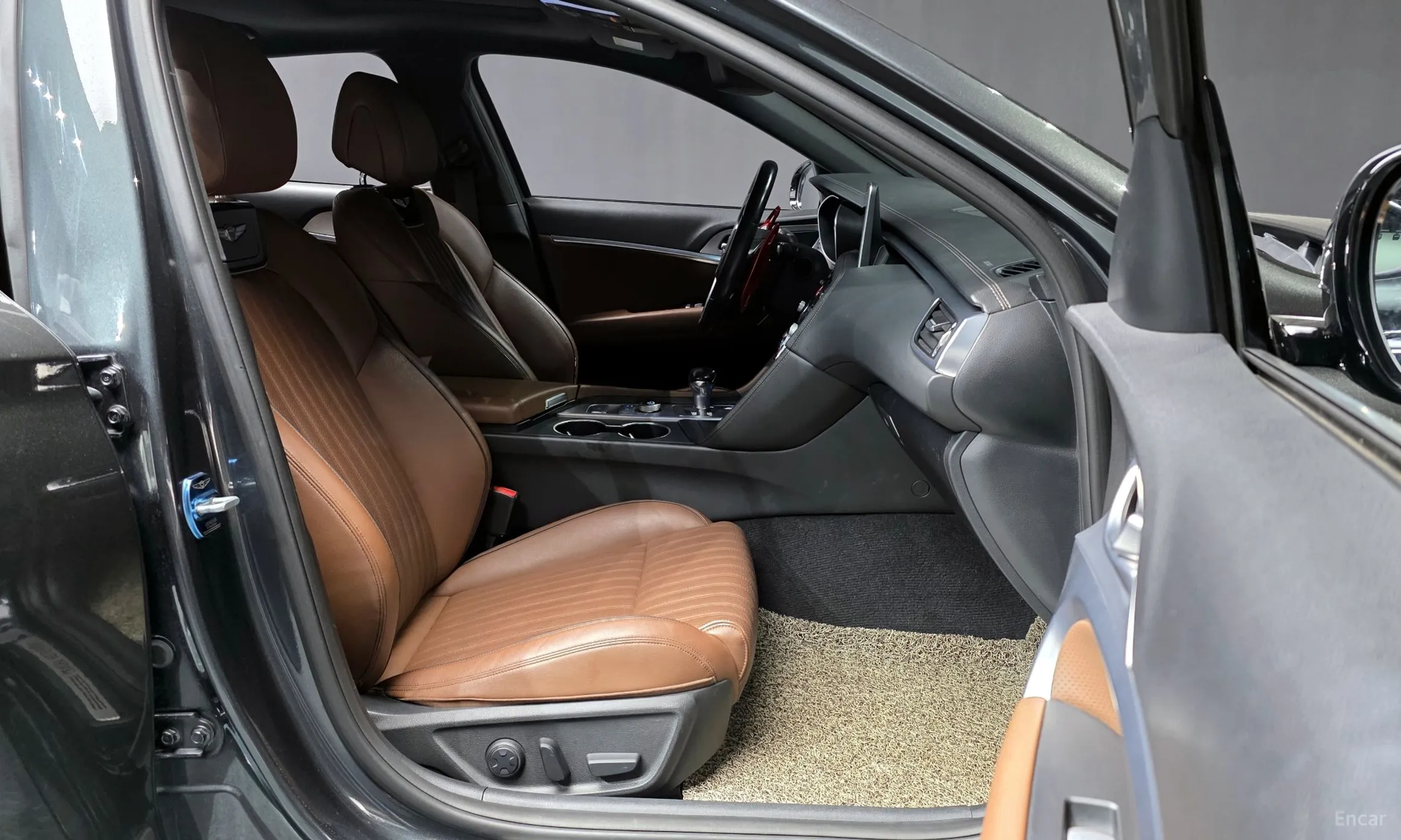 Genesis G70 превью 11