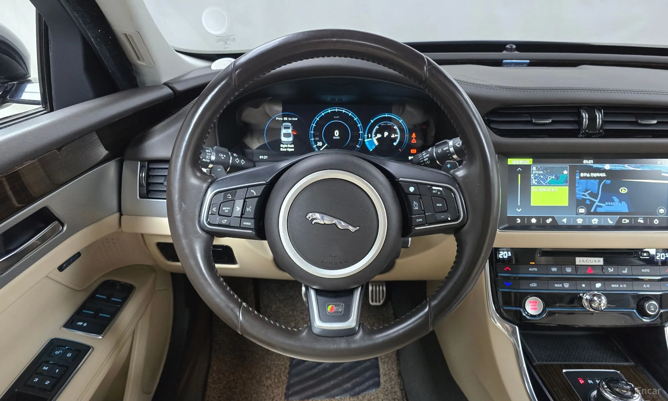 Jaguar XF (x260) превью 13