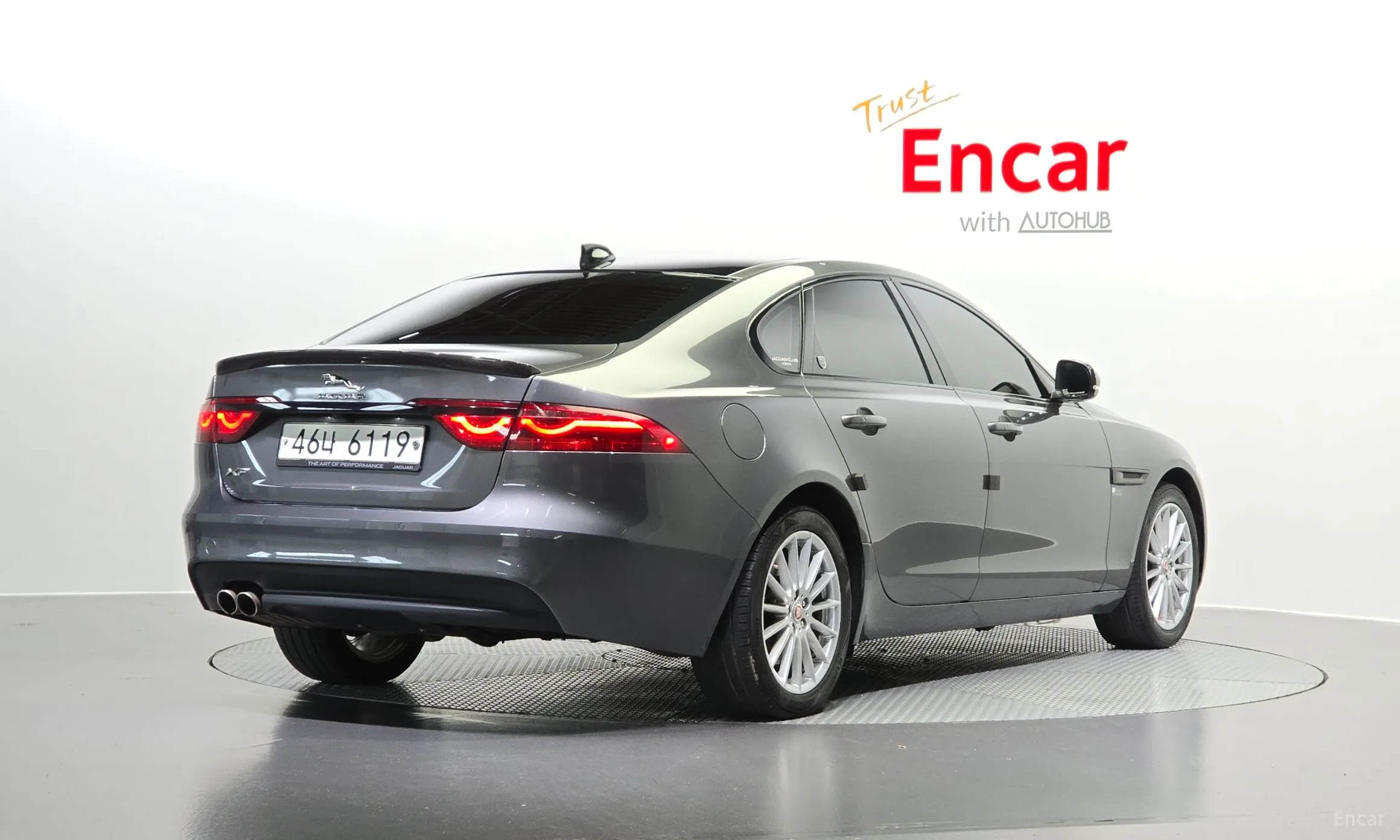 Jaguar XF (x260)