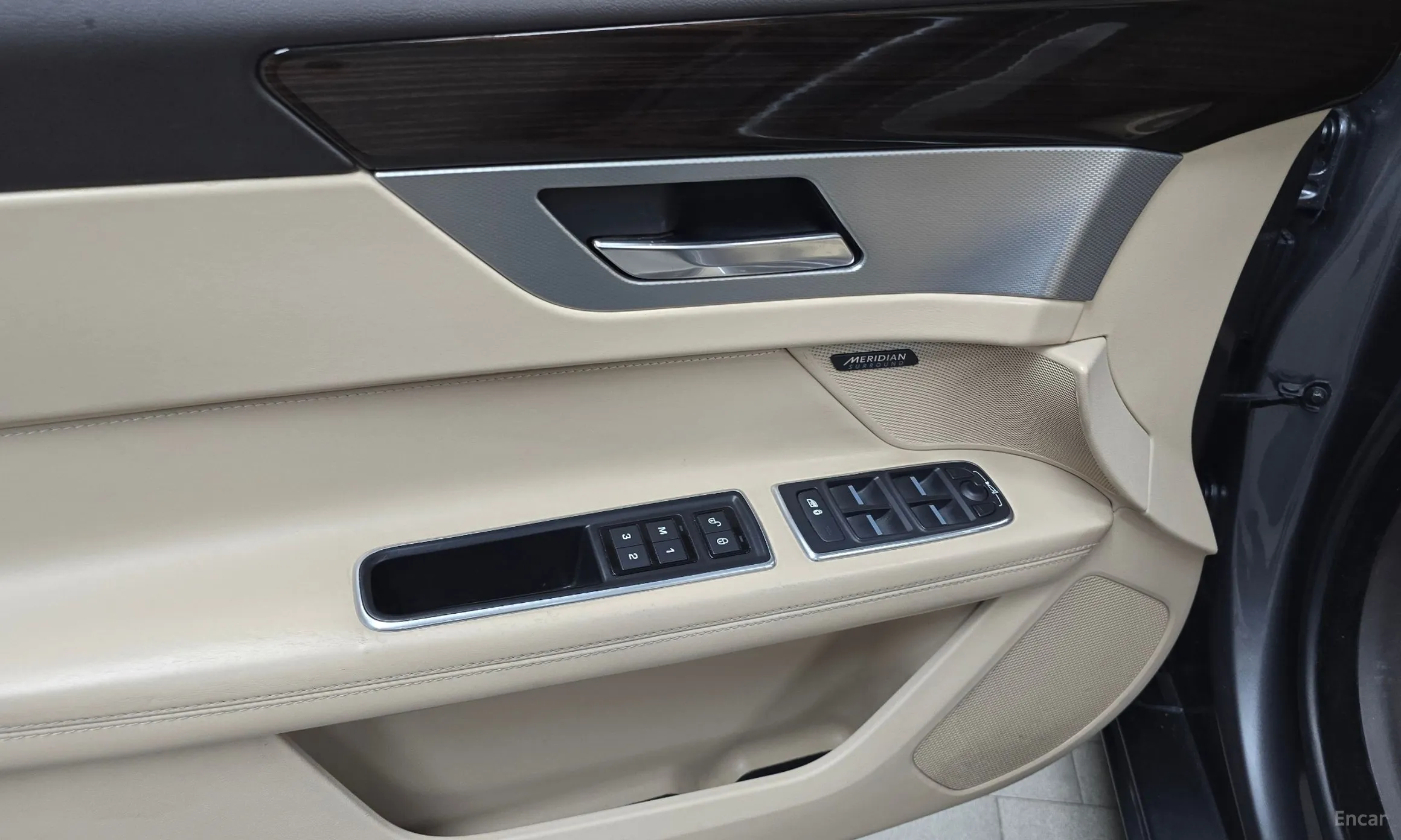 Jaguar XF (x260) превью 16