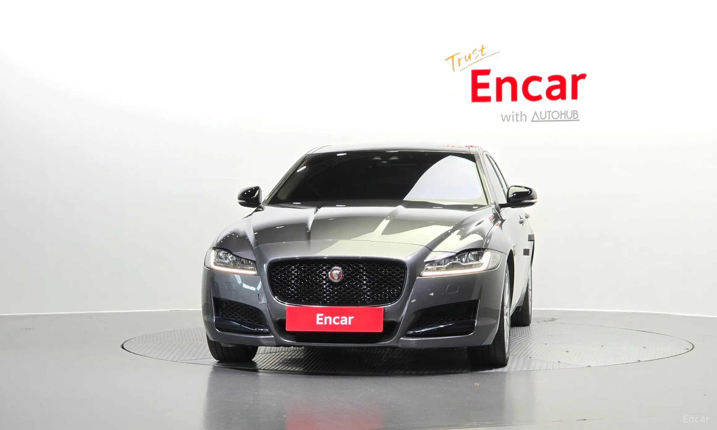 Jaguar XF (x260) превью 3