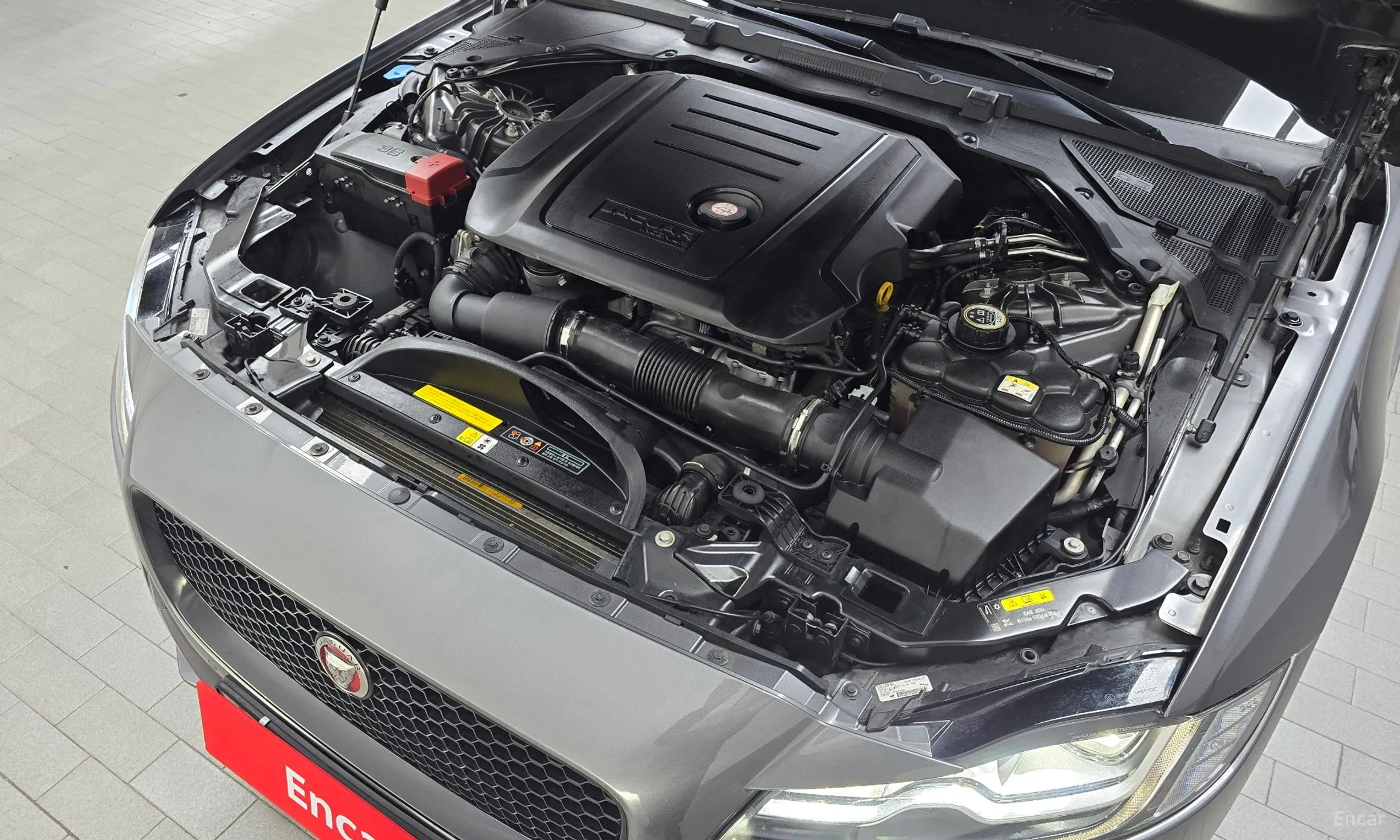 Jaguar XF (x260) превью 6