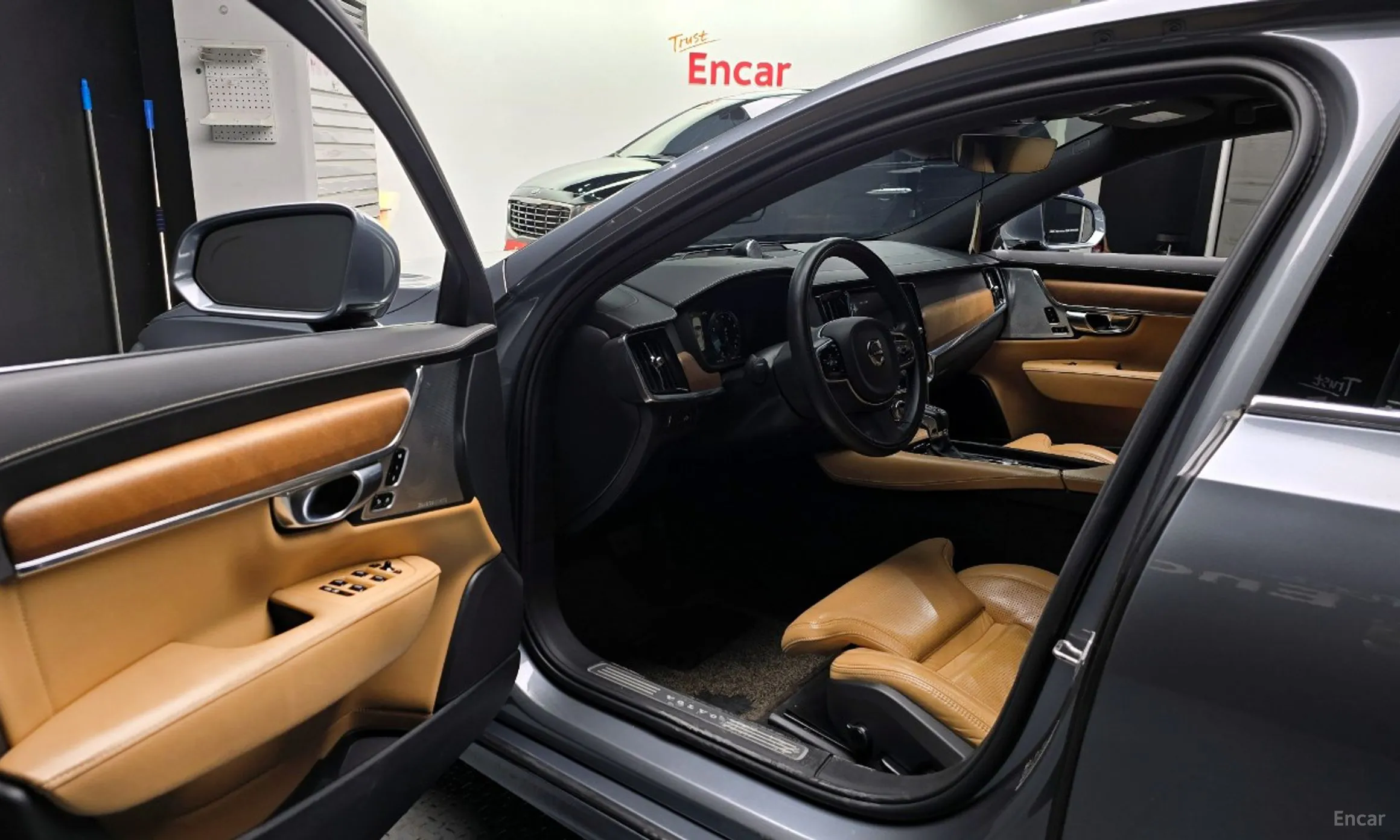 Volvo S90 превью 10