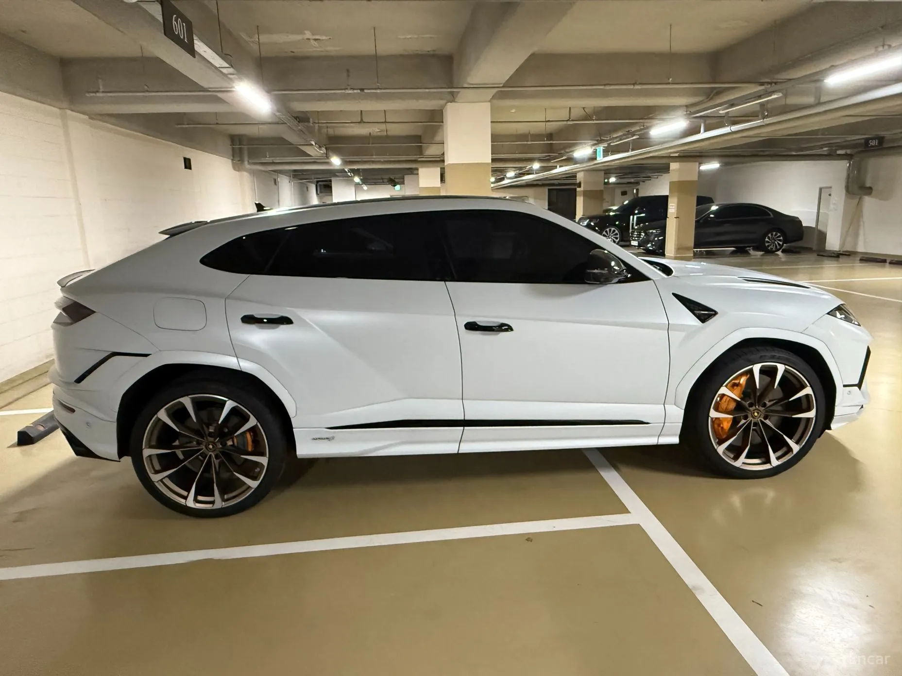 Lamborghini Urus превью 14