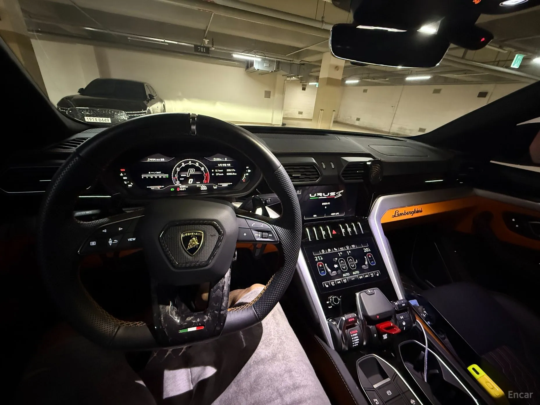 Lamborghini Urus превью 9
