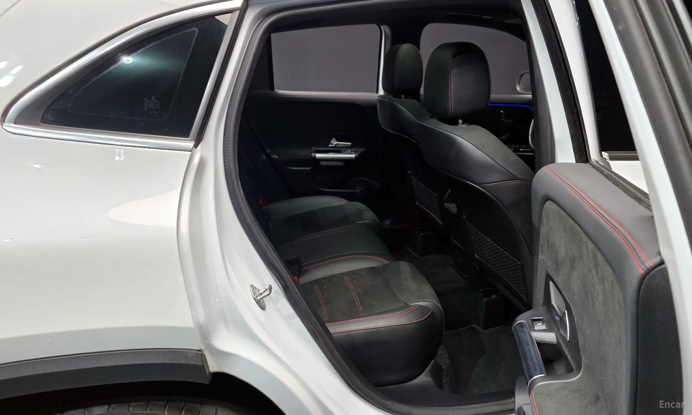 Mercedes Benz GLA-Class H247 превью 12