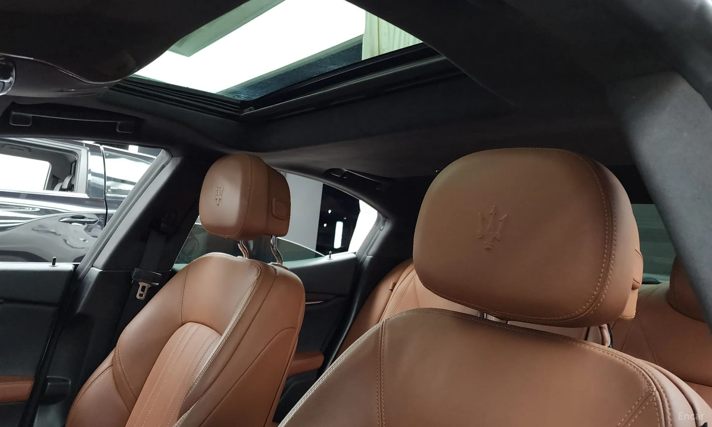 Maserati Ghibli превью 19