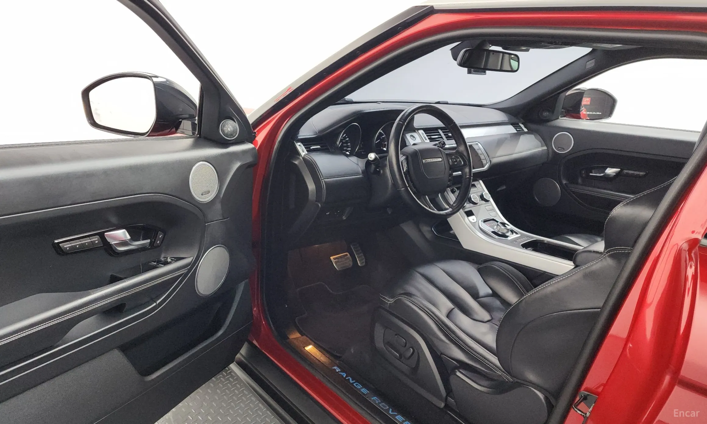 Land Rover Range Rover Evoque превью 10