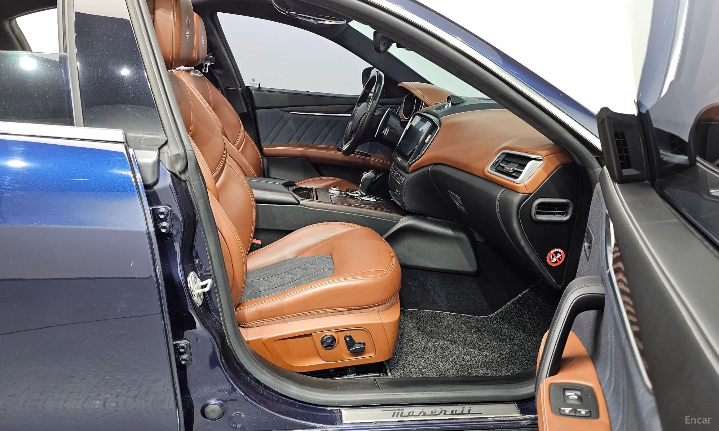 Maserati Ghibli превью 11