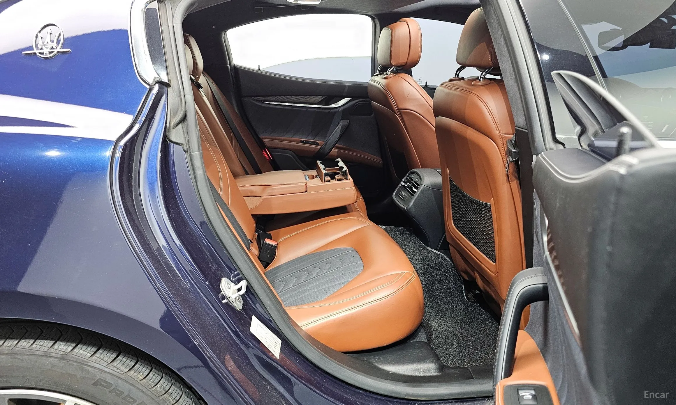 Maserati Ghibli превью 12